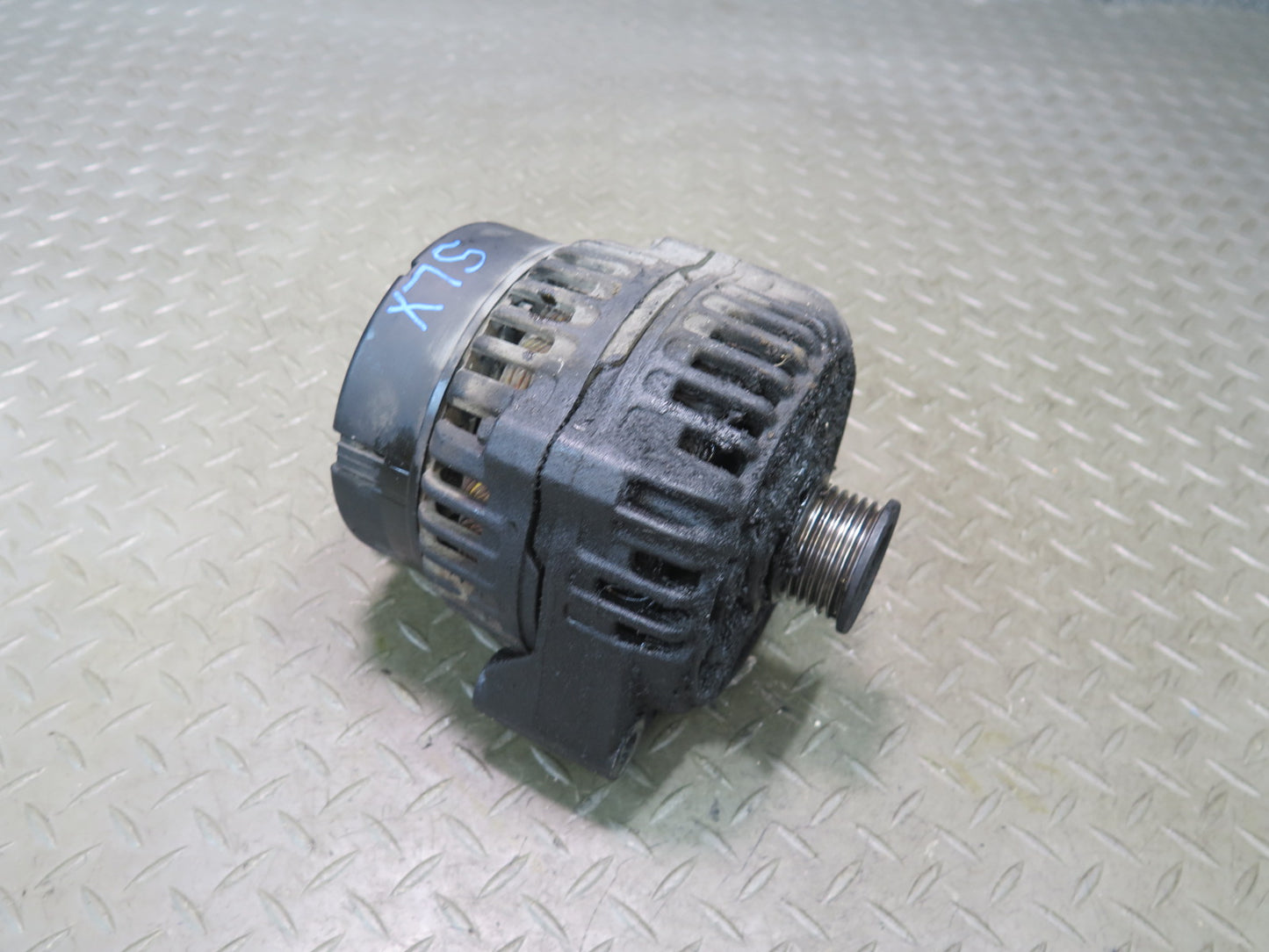 96-98 Mercedes R129 SL500 150AMP Engine Alternator Generator 0101547102 OEM