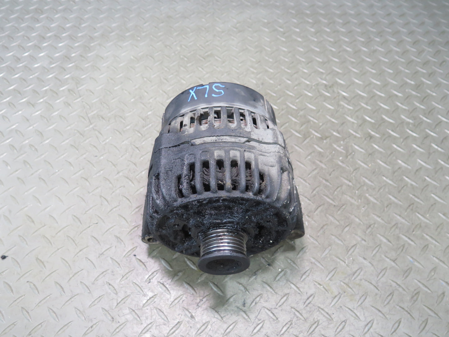 96-98 Mercedes R129 SL500 150AMP Engine Alternator Generator 0101547102 OEM