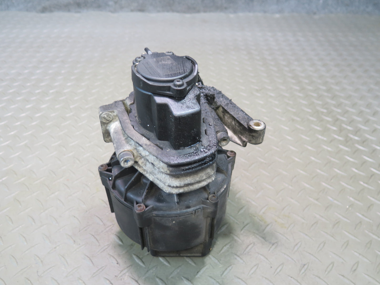 96-98 Mercedes R129 SL500 Secondary Air Injection Smog Pump OEM