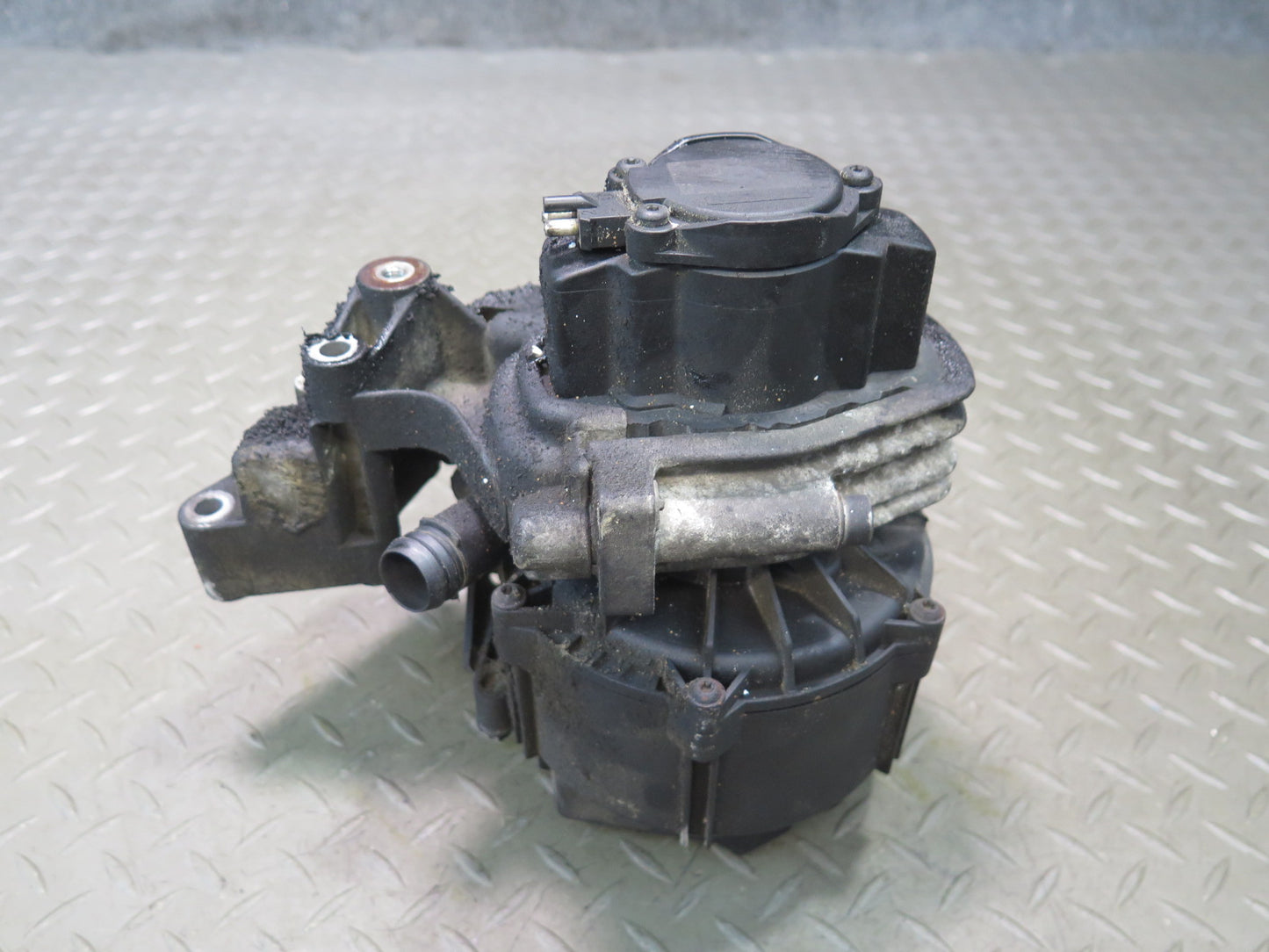 96-98 Mercedes R129 SL500 Secondary Air Injection Smog Pump OEM
