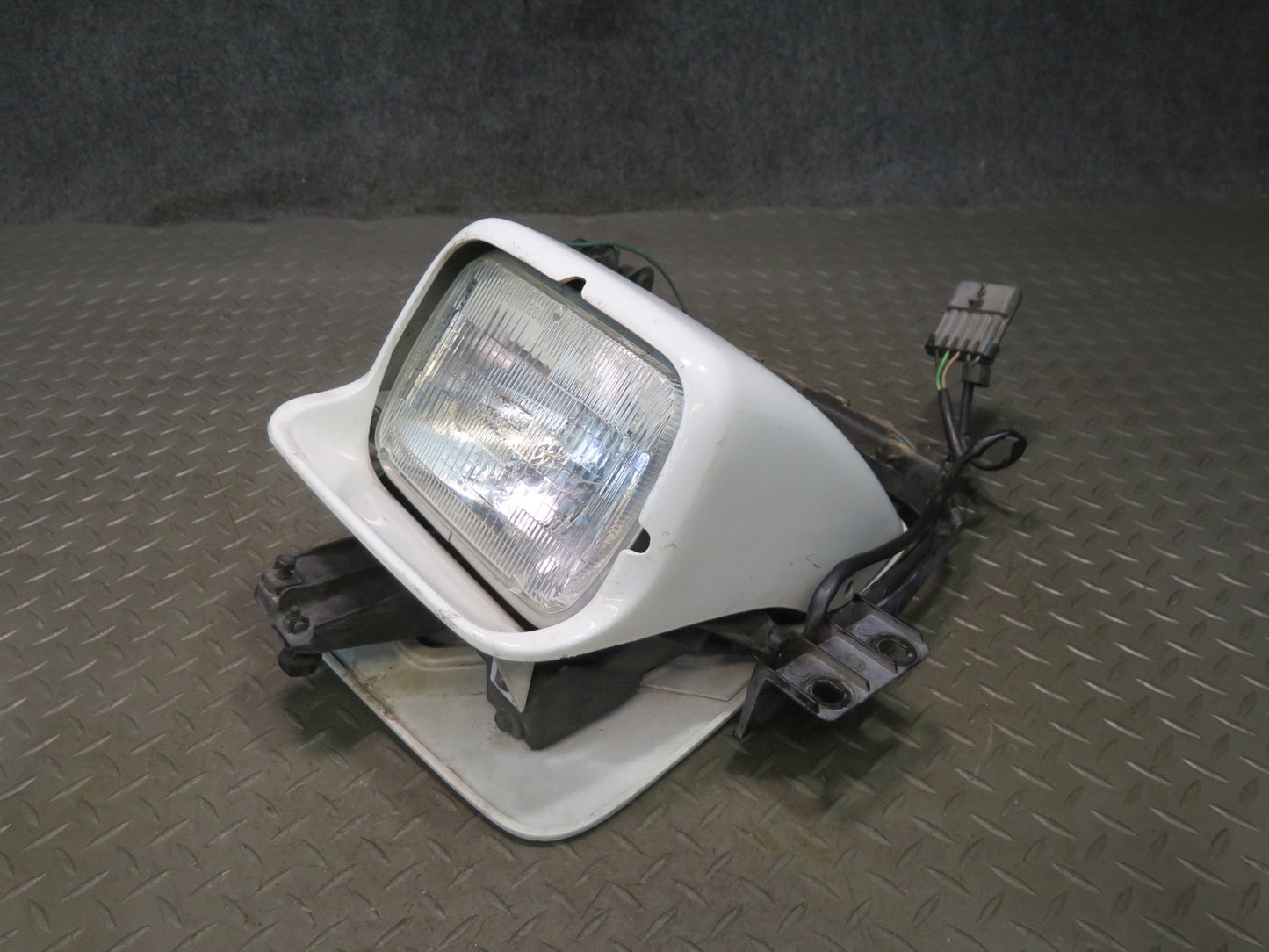 91-96 Chevrolet Corvette C4 Left POP UP Headlight Lamp w Motor & Cover Assy OEM