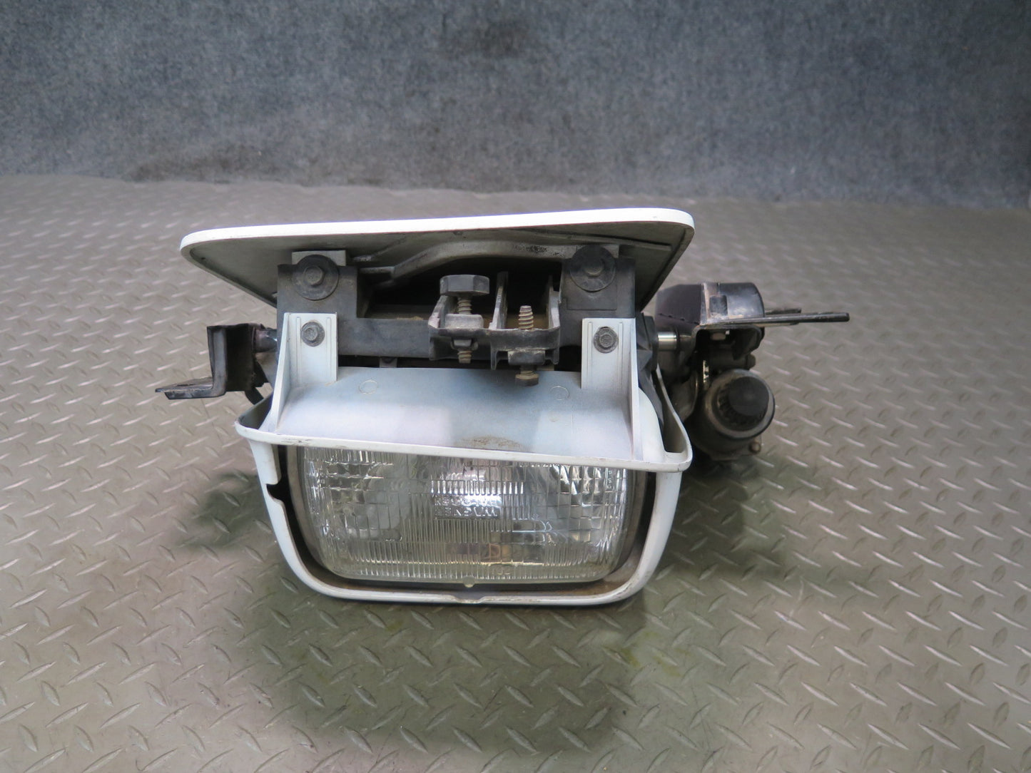 91-96 Chevrolet Corvette C4 Left POP UP Headlight Lamp w Motor & Cover Assy OEM