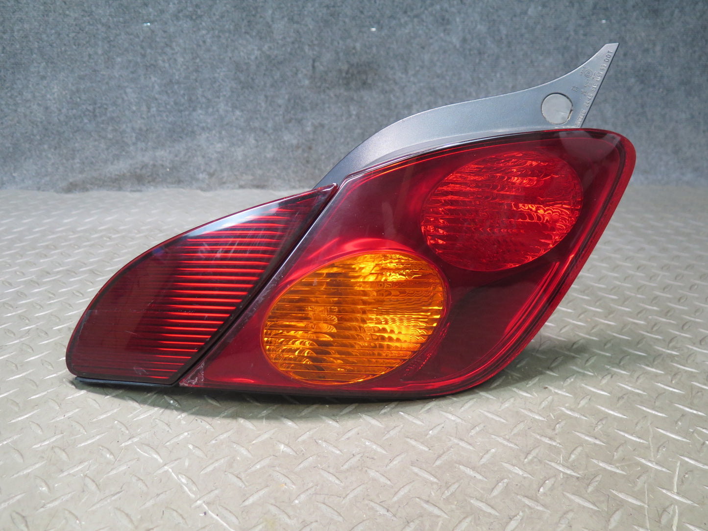 02-05 Lexus UZZ40L SC430 Set of 2 Rear Left Tail Light & Reflector Lamp OEM