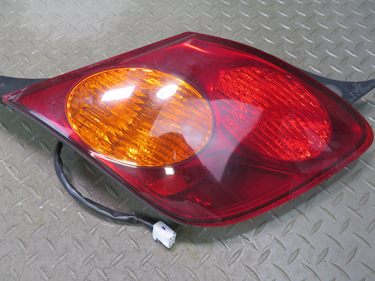 02-05 Lexus UZZ40L SC430 Set of 2 Rear Left Tail Light & Reflector Lamp OEM