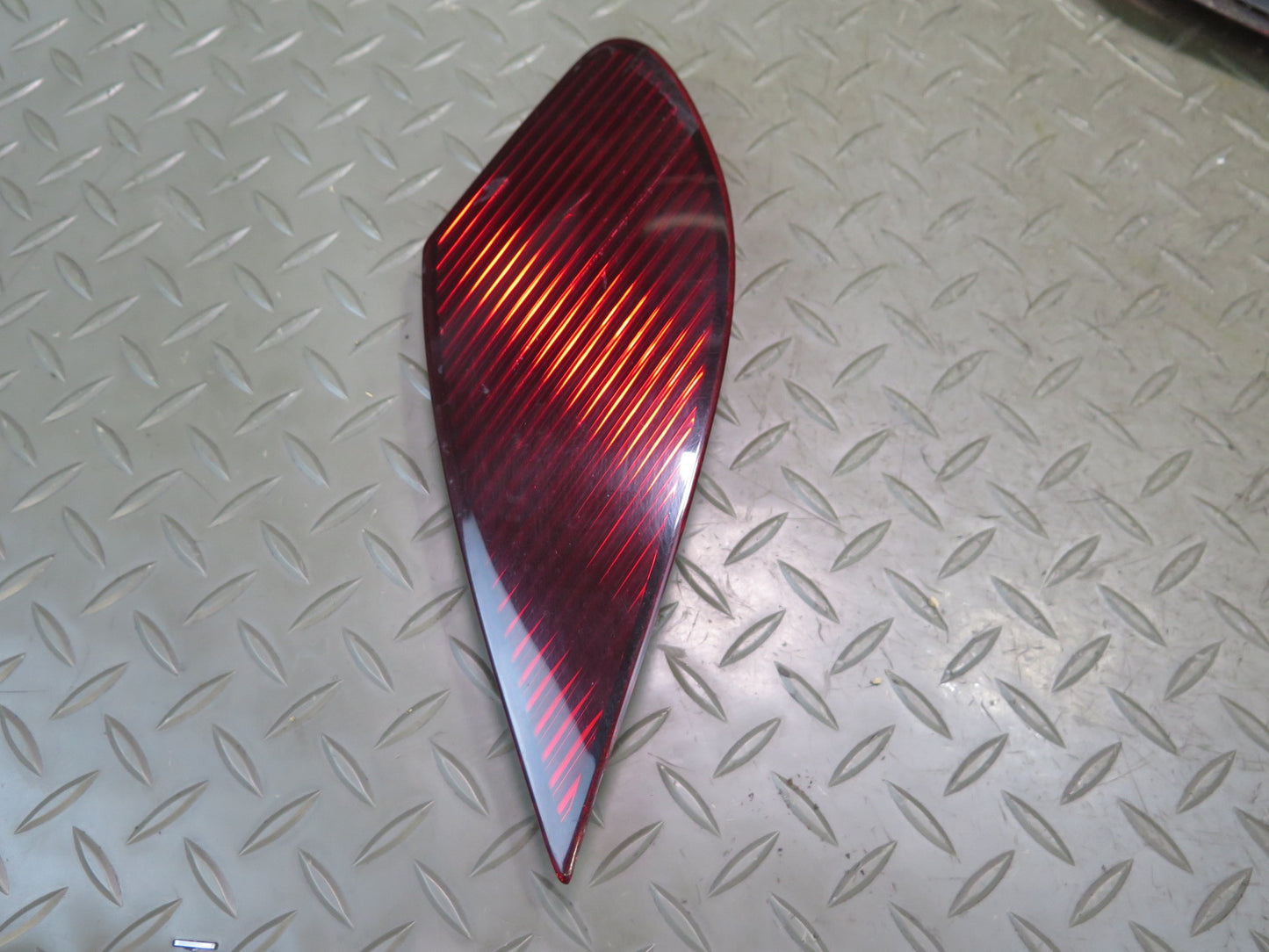 02-05 Lexus UZZ40L SC430 Set of 2 Rear Left Tail Light & Reflector Lamp OEM