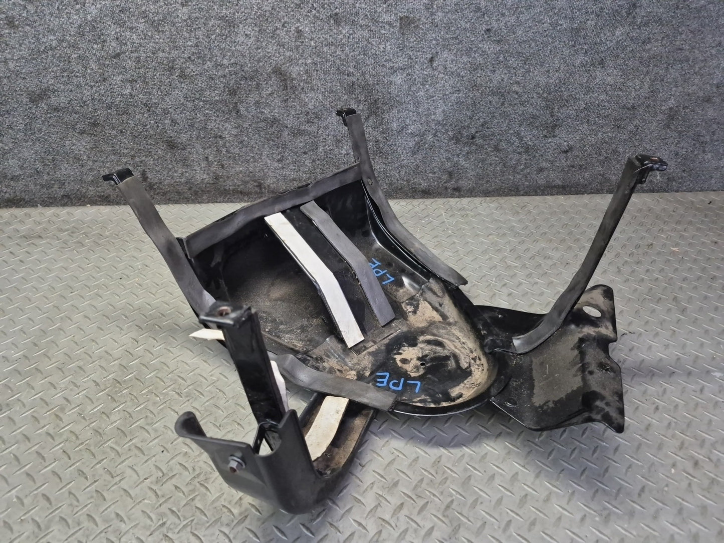 1984-1986 Porsche 928 Fuel Tank Mount Mounting Bracket Support