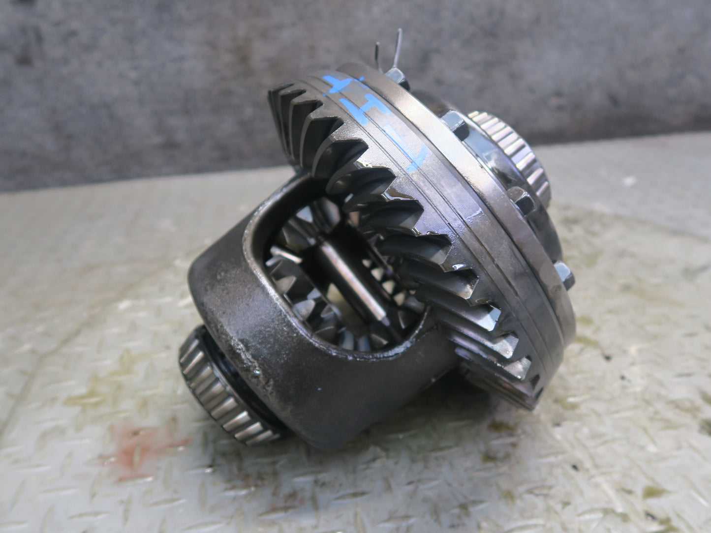 2003-2005 Hummer H2 Rear Differential 4.10 Ratio Ring & Pinion Gear Set