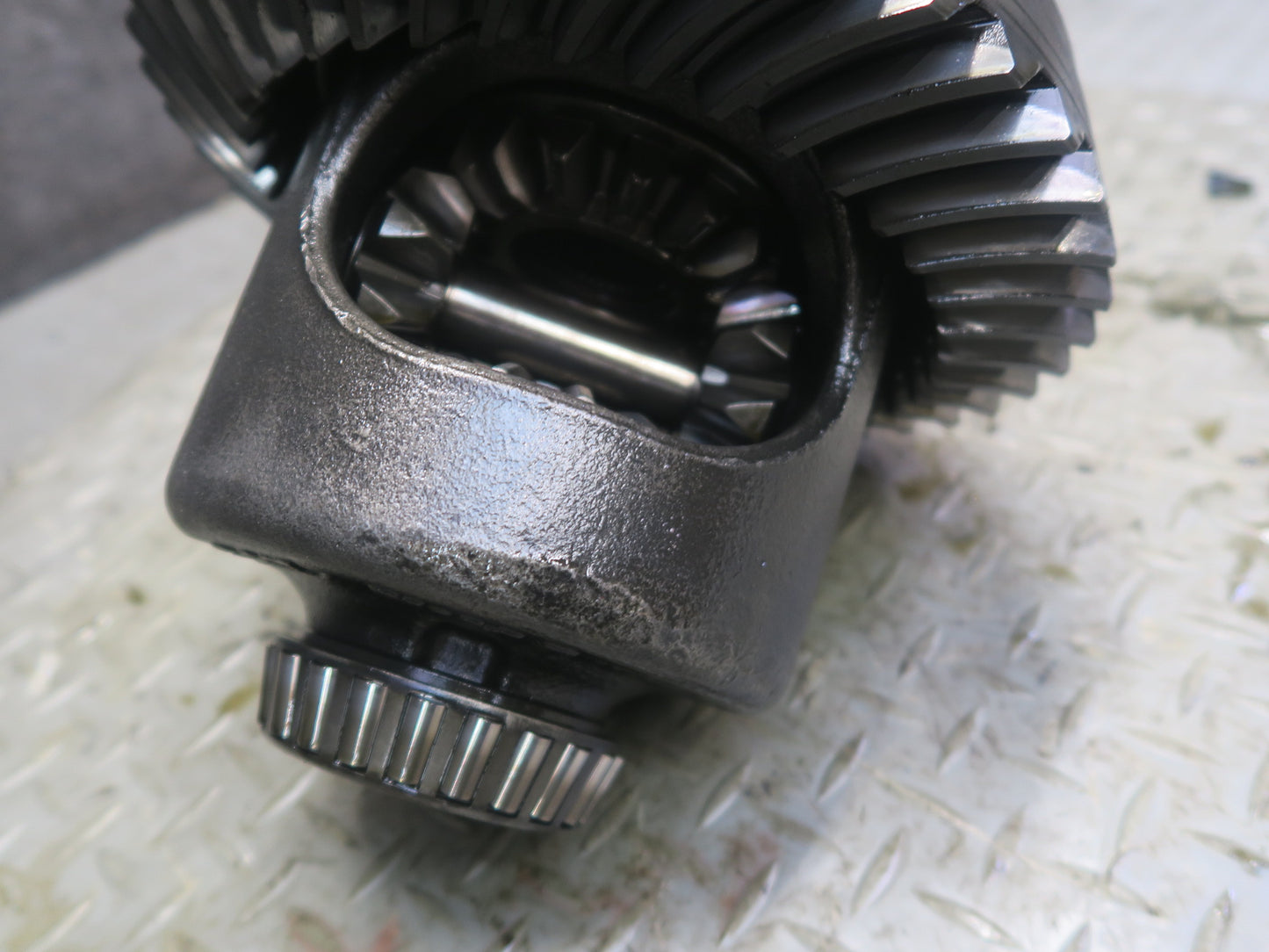 2003-2005 Hummer H2 Rear Differential 4.10 Ratio Ring & Pinion Gear Set