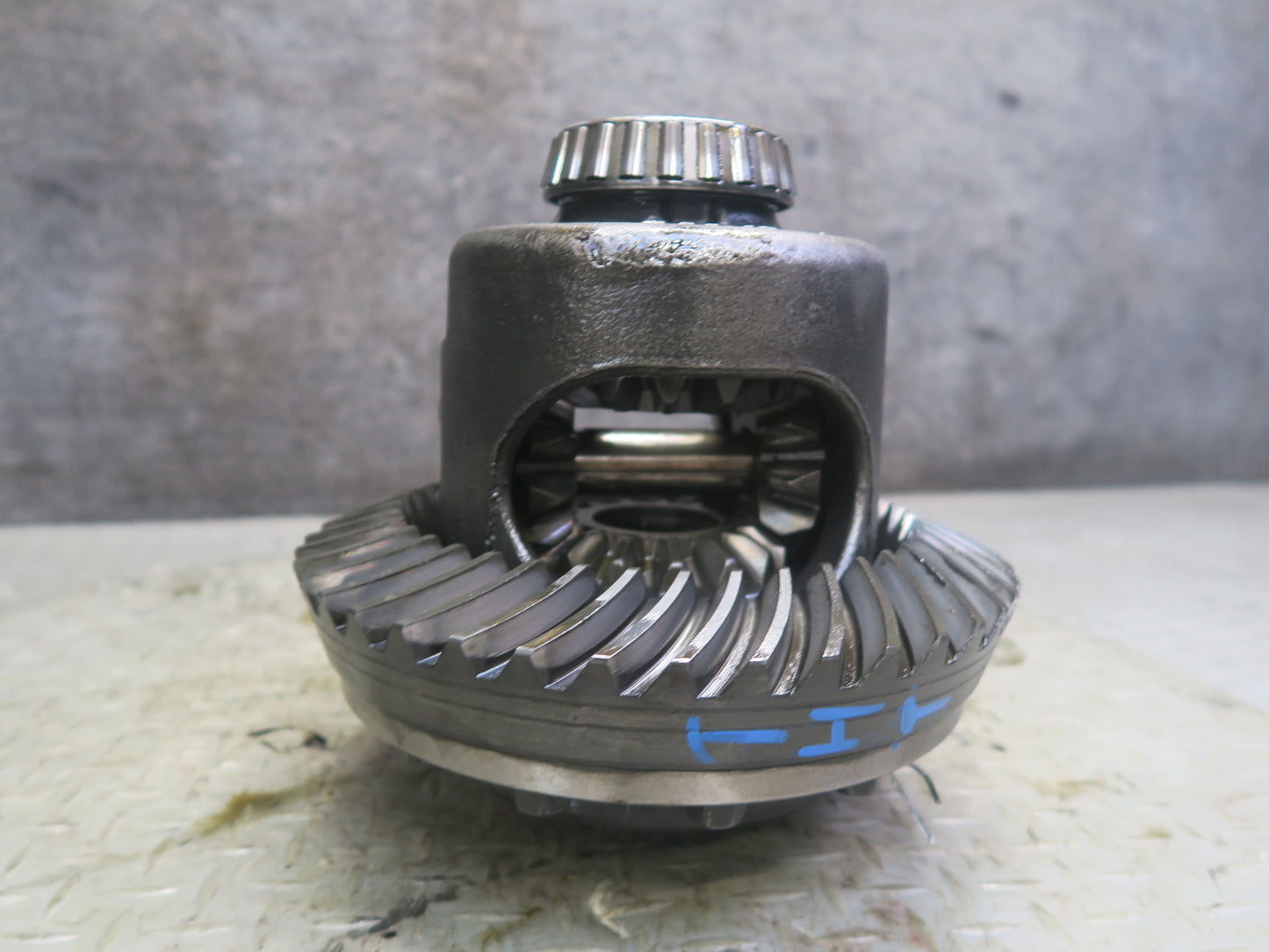 2003-2005 Hummer H2 Rear Differential 4.10 Ratio Ring & Pinion Gear Set