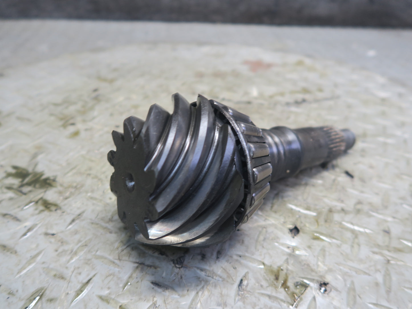 2003-2005 Hummer H2 Rear Differential 4.10 Ratio Ring & Pinion Gear Set
