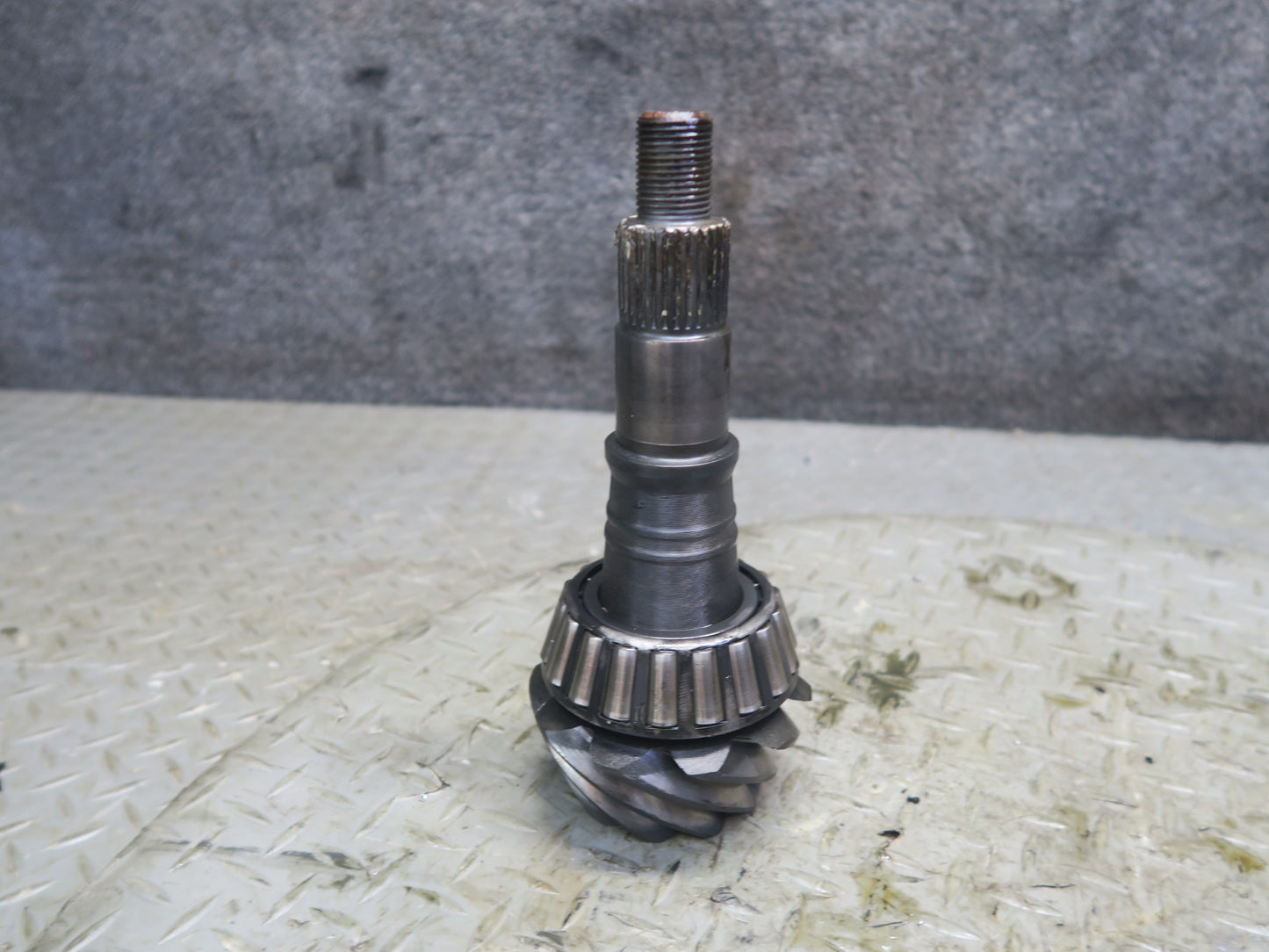 2003-2005 Hummer H2 Rear Differential 4.10 Ratio Ring & Pinion Gear Set
