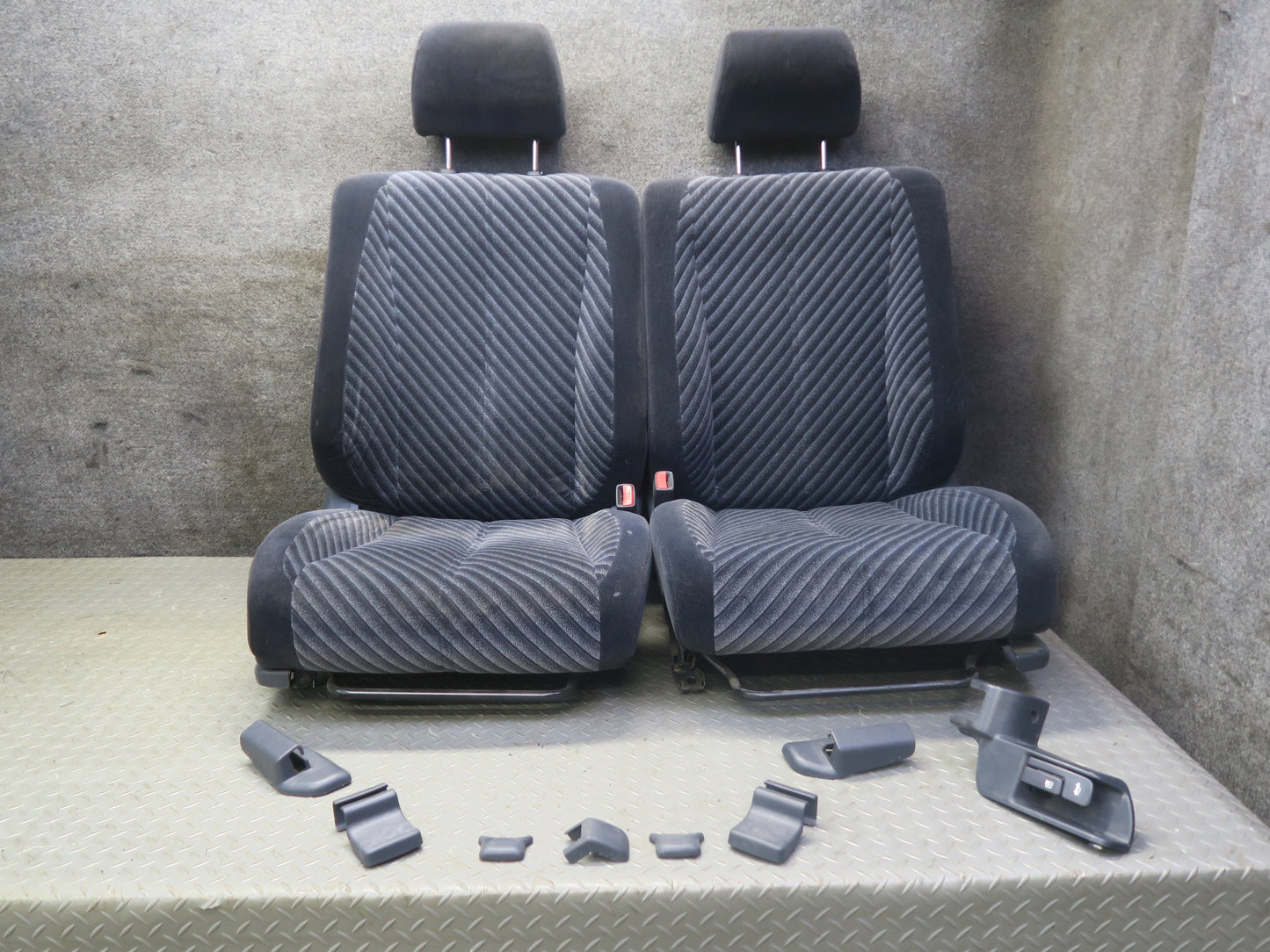 96-98 Toyota MARK2 JZX100 Tourer Front Cloth Seat w Trim Set 37k Miles Damaged