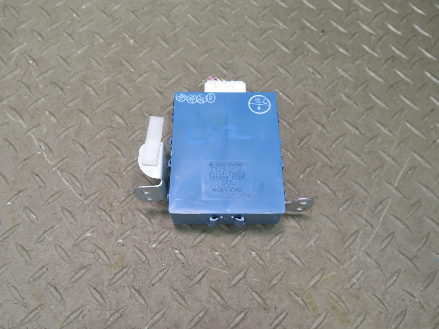 01-06 Lexus UCF30L LS430 Network Gateway Control Module 89111-50020 OEM