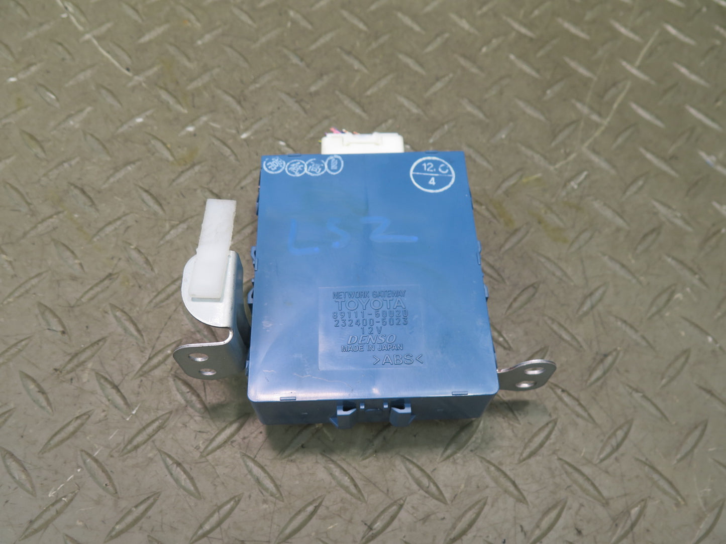 01-06 Lexus UCF30L LS430 Network Gateway Control Module 89111-50020 OEM