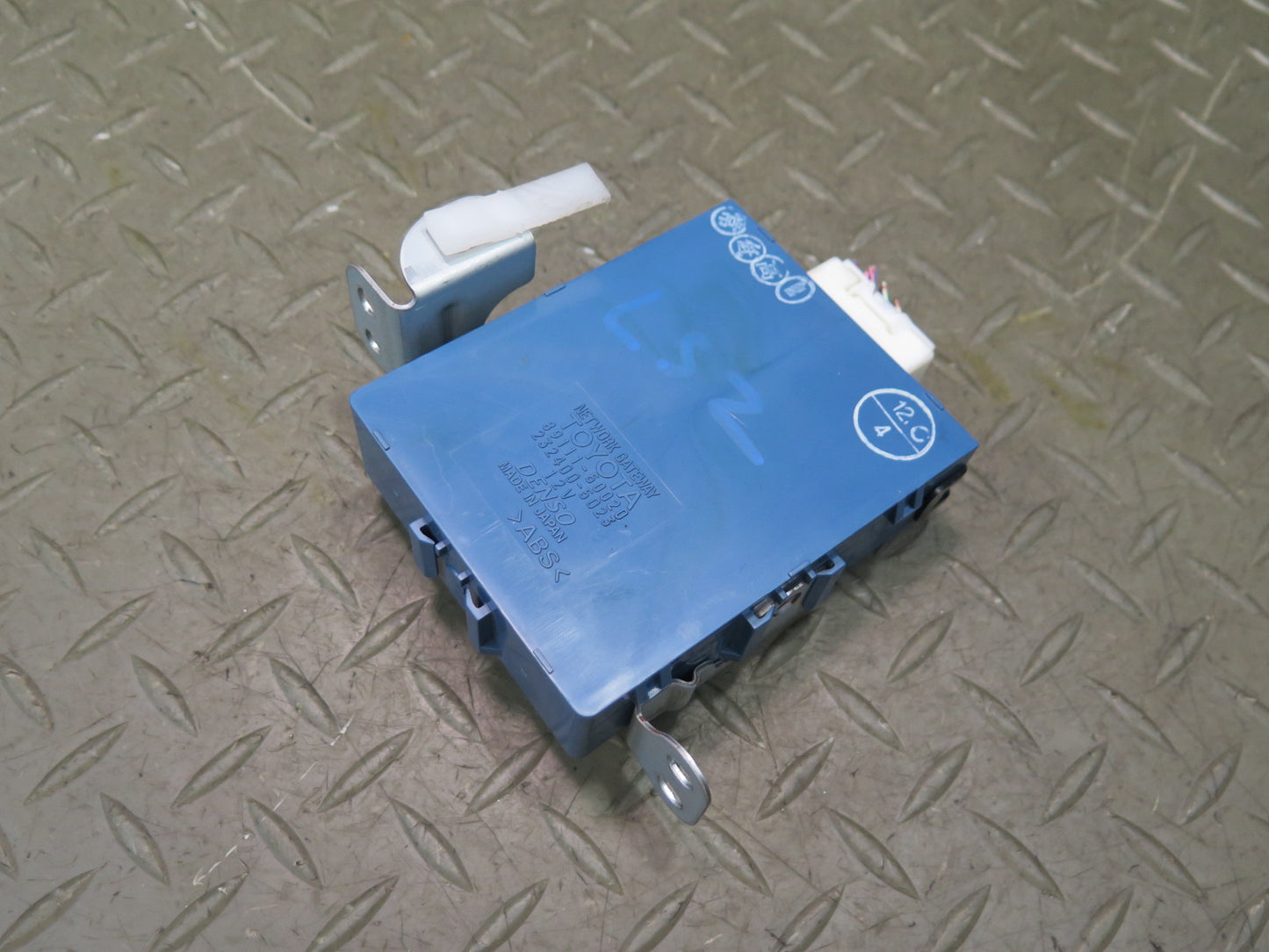 01-06 Lexus UCF30L LS430 Network Gateway Control Module 89111-50020 OEM