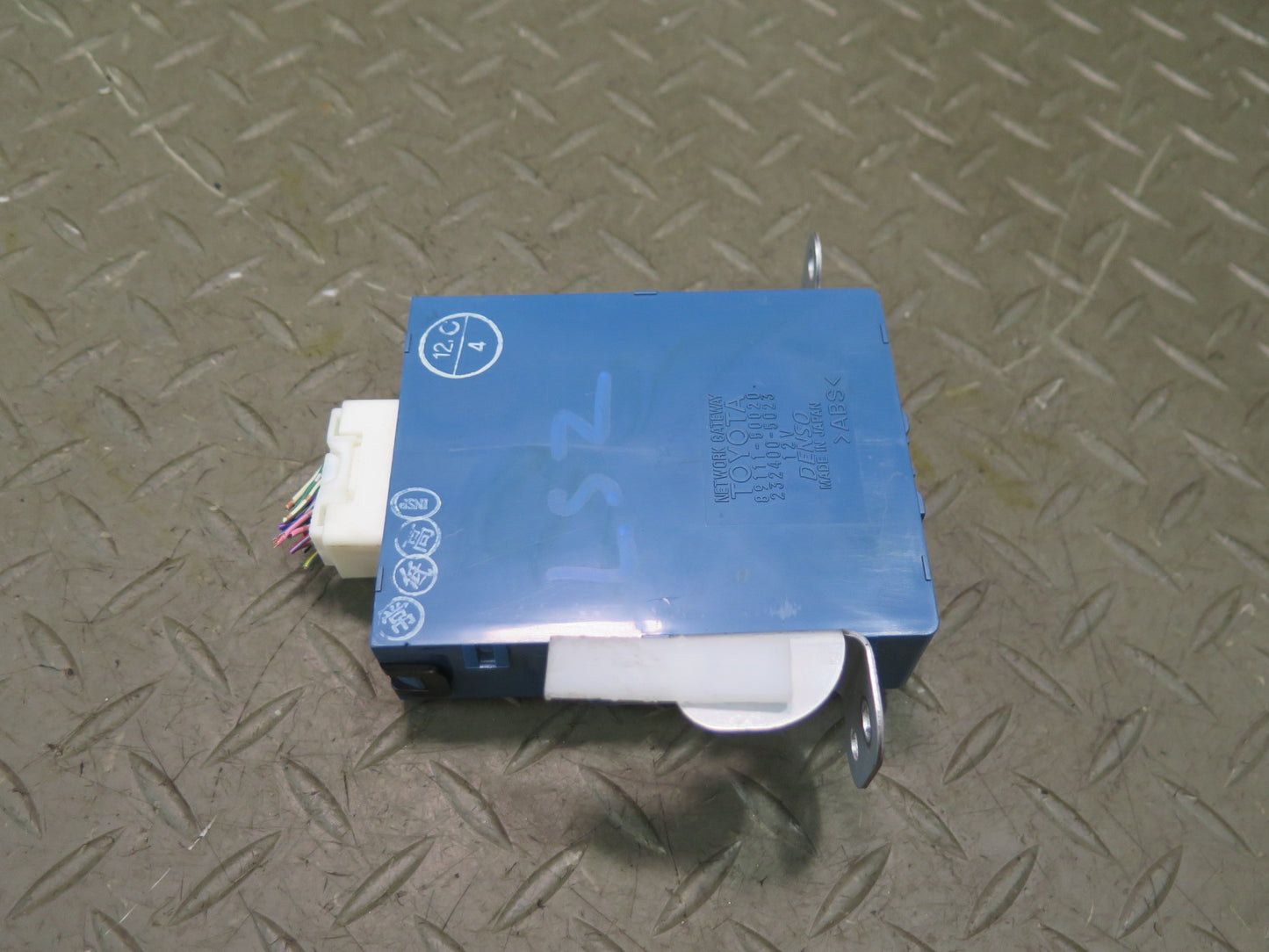 01-06 Lexus UCF30L LS430 Network Gateway Control Module 89111-50020 OEM