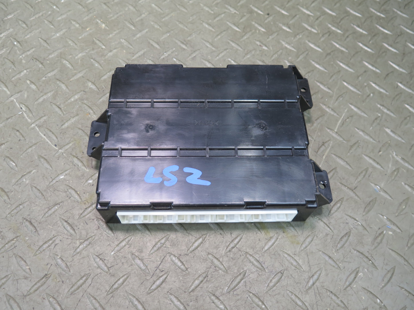01-03 Lexus UCF30L LS430 Air Condition Amplifier Control Module 88650-50401 OEM