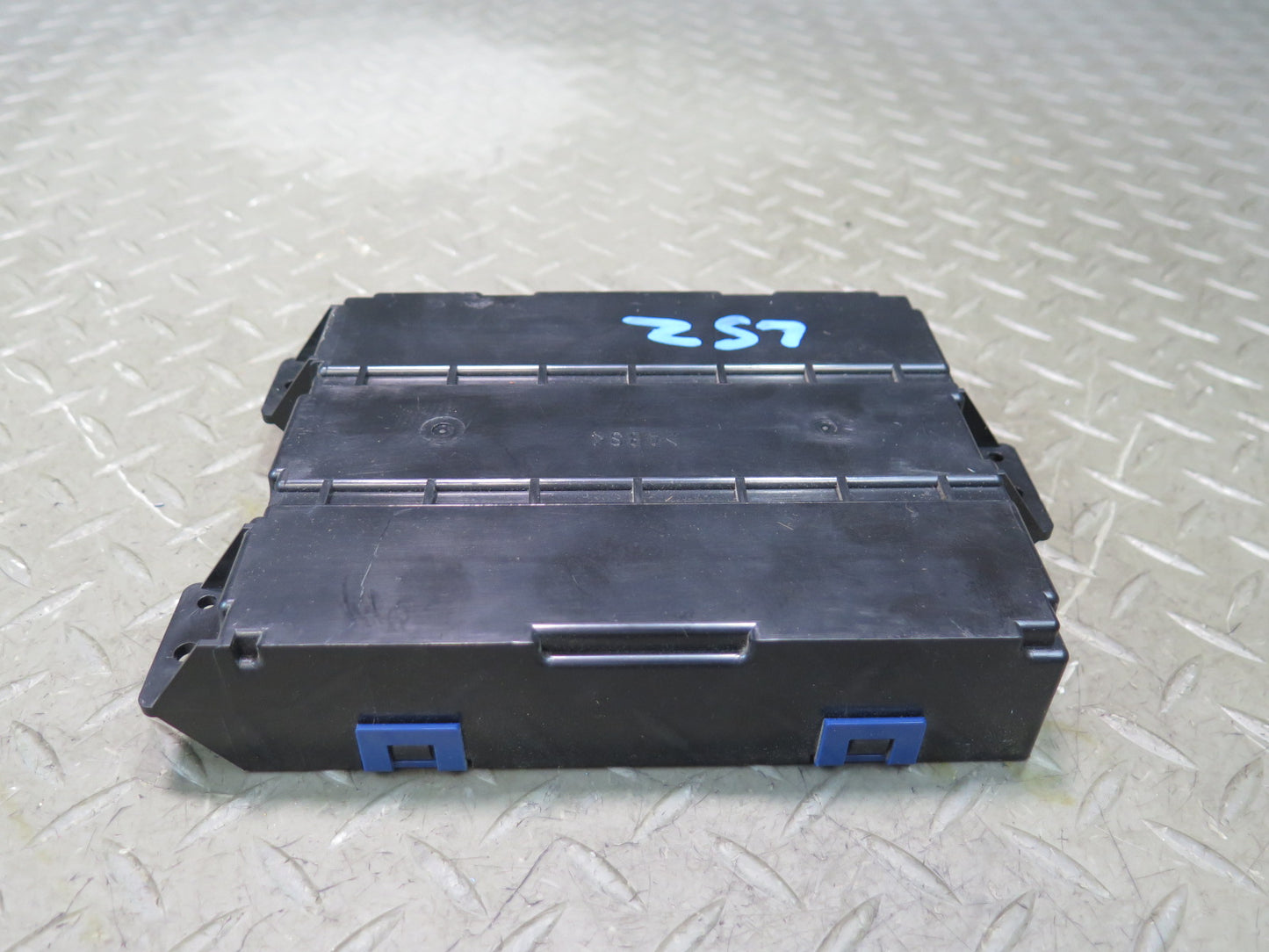 01-03 Lexus UCF30L LS430 Air Condition Amplifier Control Module 88650-50401 OEM
