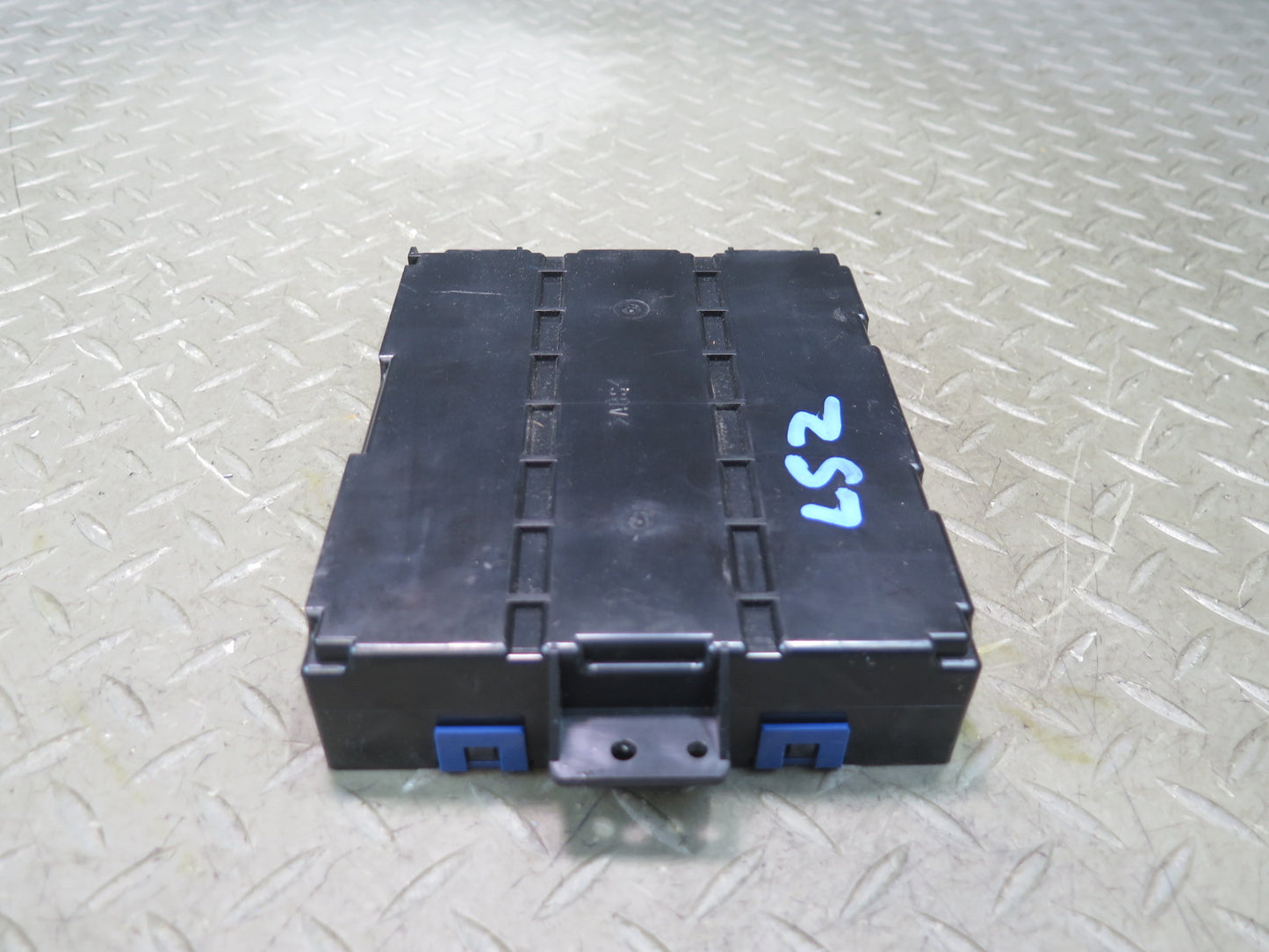 01-03 Lexus UCF30L LS430 Air Condition Amplifier Control Module 88650-50401 OEM