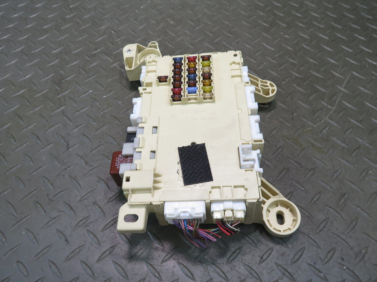 01-03 Lexus UCF30L LS430 Dash Right Fuse Relay Box Module 82730-50101 OEM