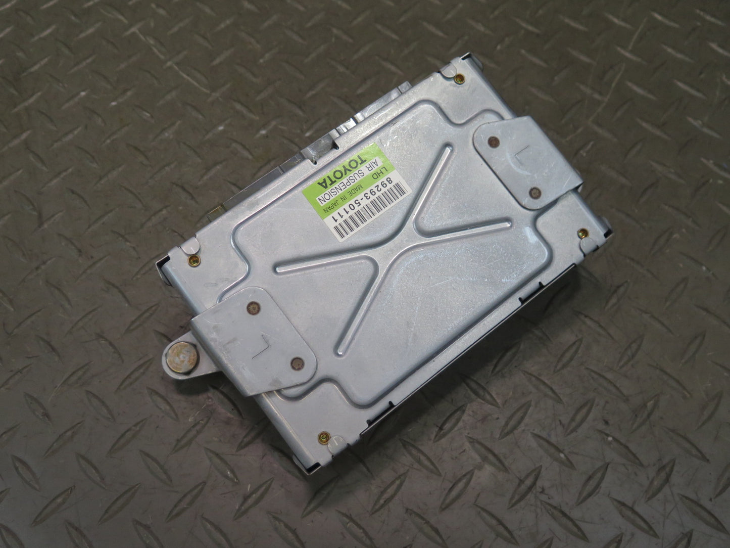 01-03 Lexus UCF30L LS430 Air Suspension Control Module 89293-50111 OEM