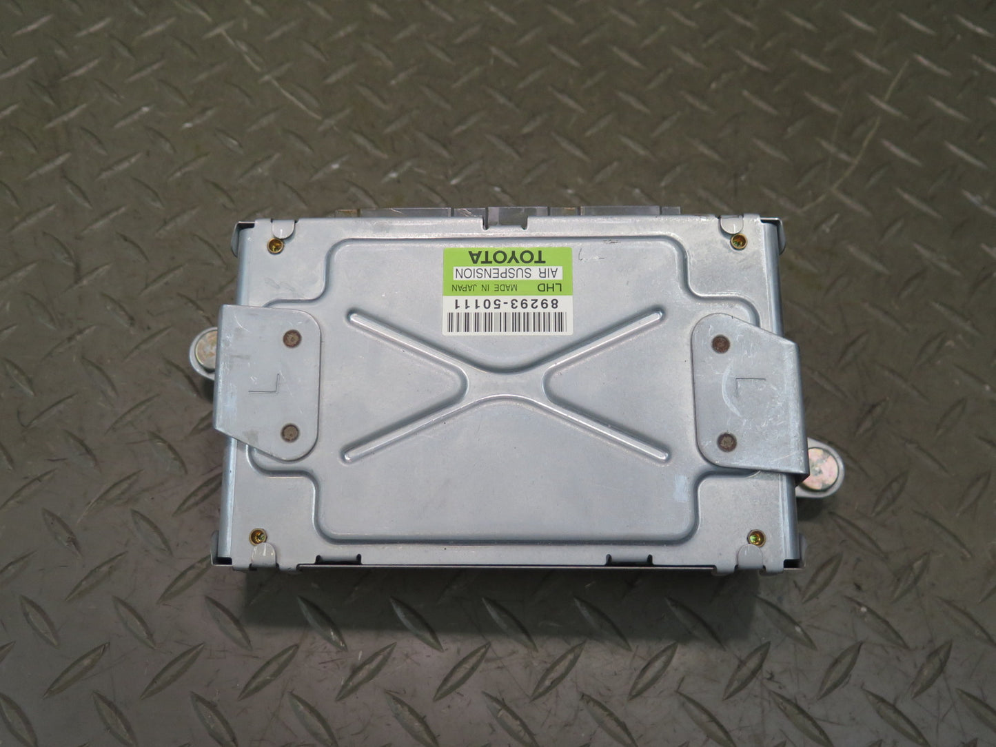 01-03 Lexus UCF30L LS430 Air Suspension Control Module 89293-50111 OEM
