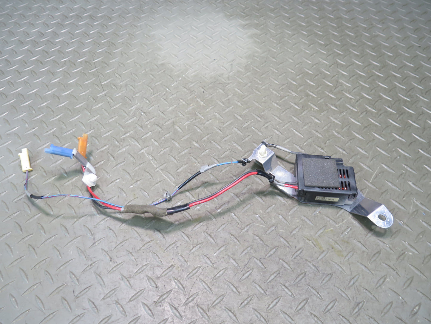 01-06 Lexus UCF30L LS430 Rear Windshield Defrost Defogger Control Module OEM