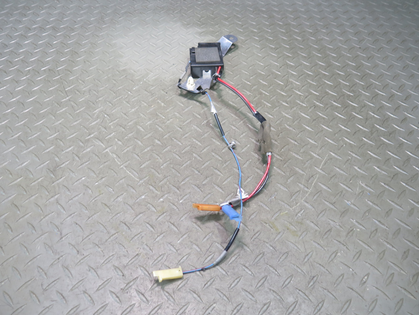 01-06 Lexus UCF30L LS430 Rear Windshield Defrost Defogger Control Module OEM