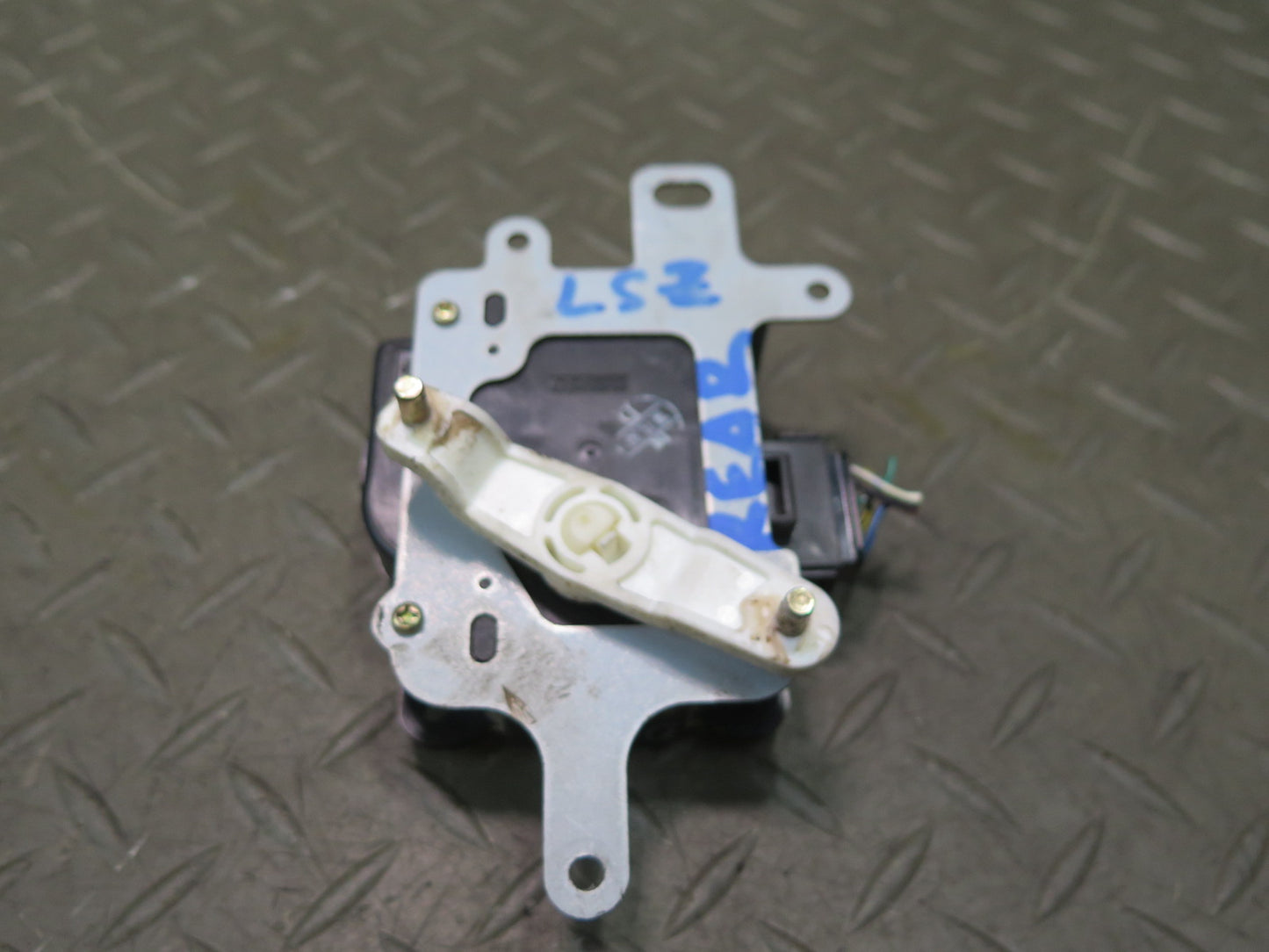 01-03 Lexus UCF30L LS430 Rear A/C Heater Flap Door Actuator Motor OEM