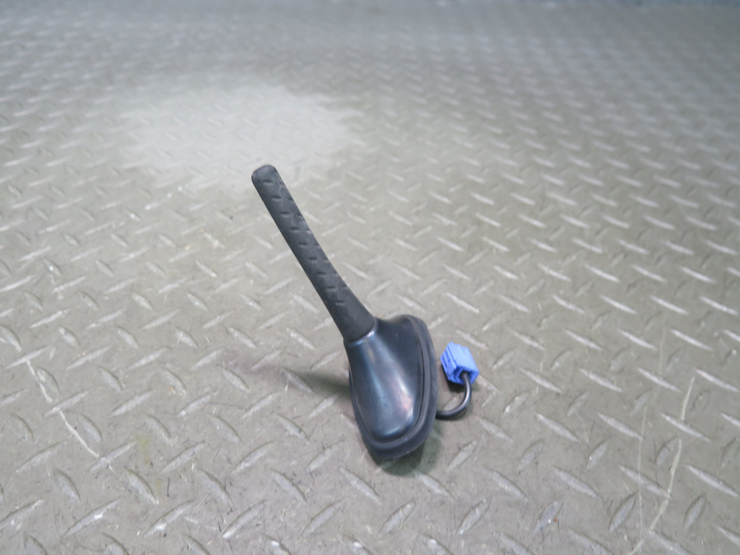 01-06 Lexus UCF30L LS430 Rear Roof Antenna OEM