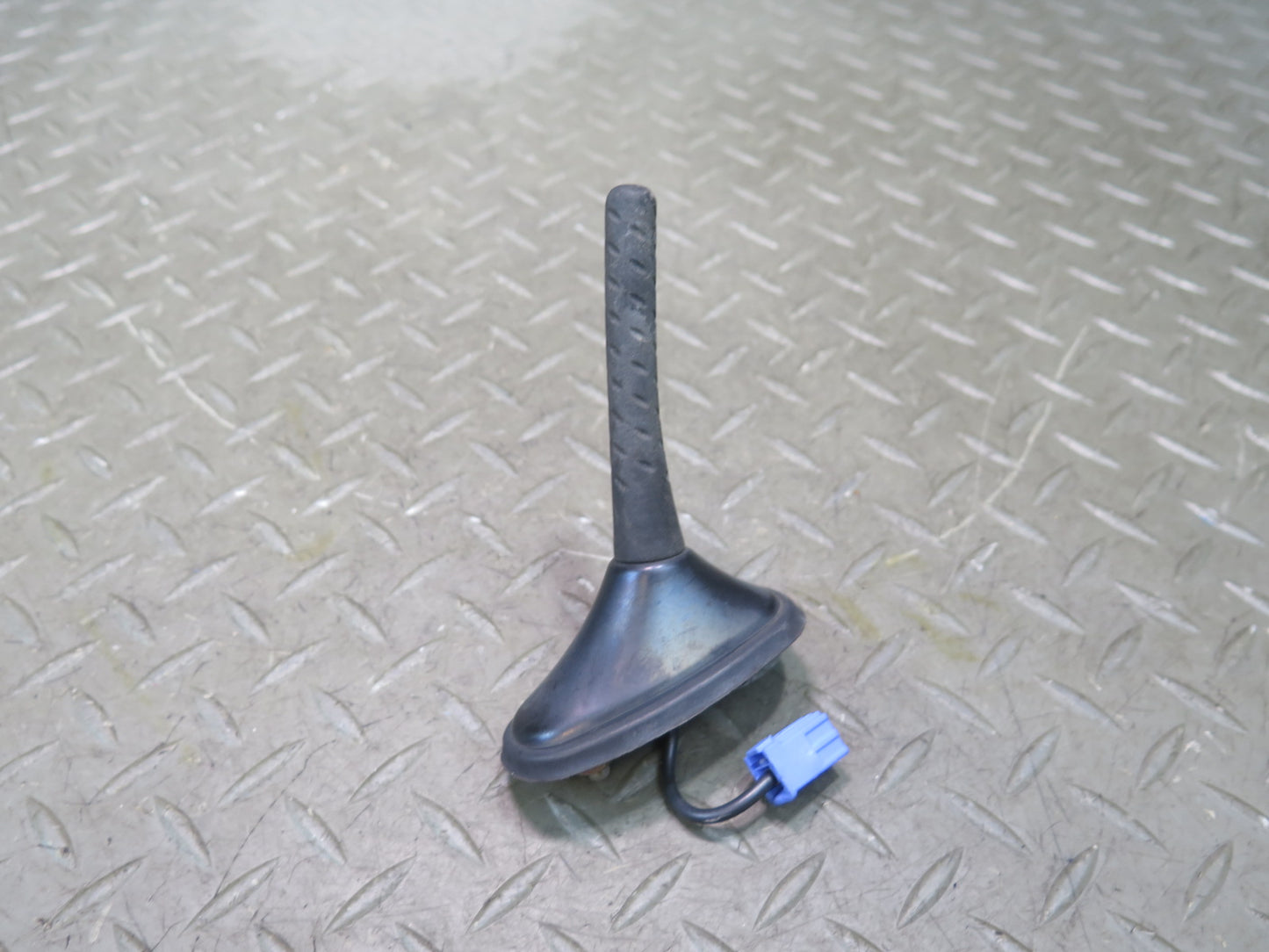 01-06 Lexus UCF30L LS430 Rear Roof Antenna OEM