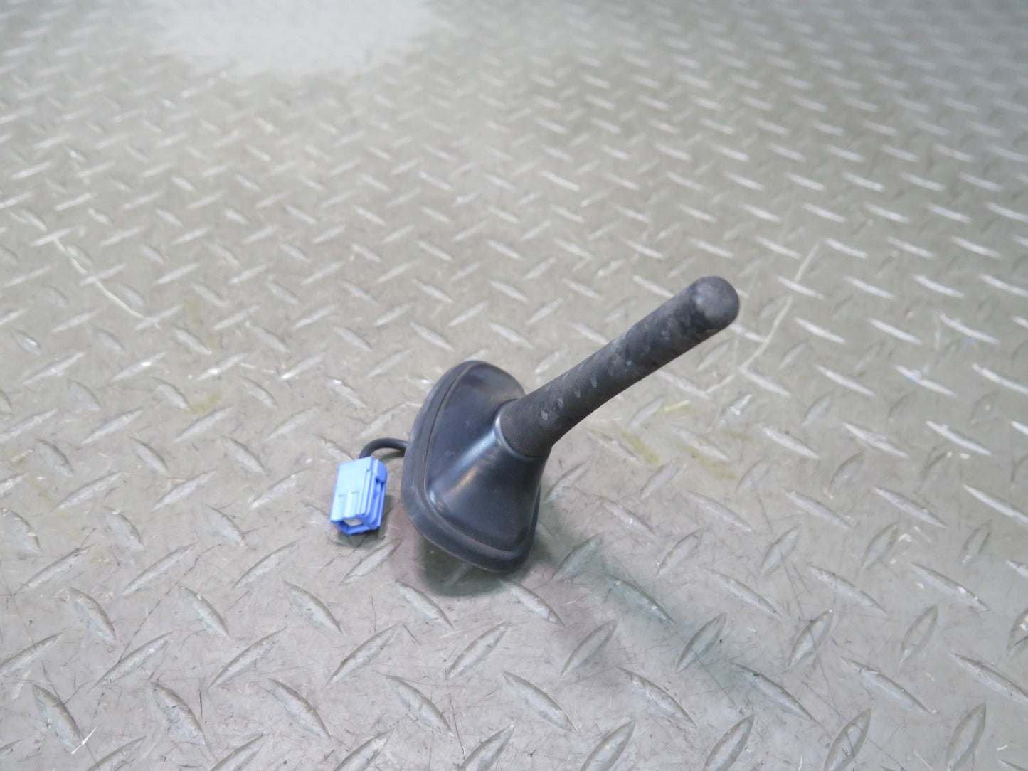 01-06 Lexus UCF30L LS430 Rear Roof Antenna OEM
