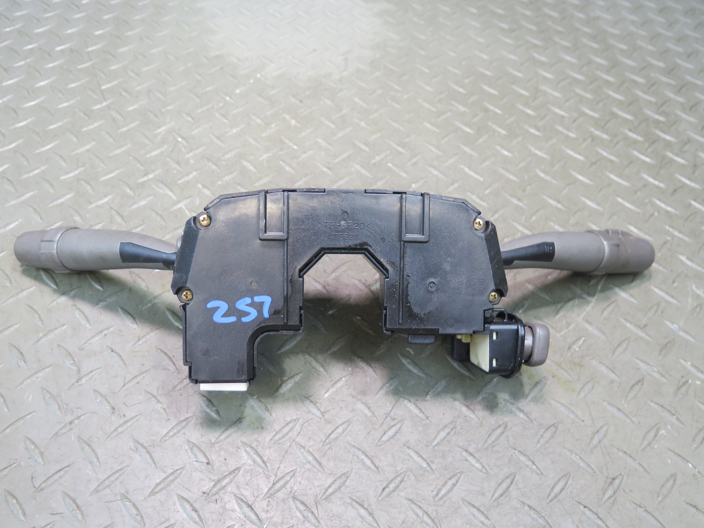 01-03 Lexus UCF30L LS430 Steering Column Turn Signal Headlight Wiper Switch OEM