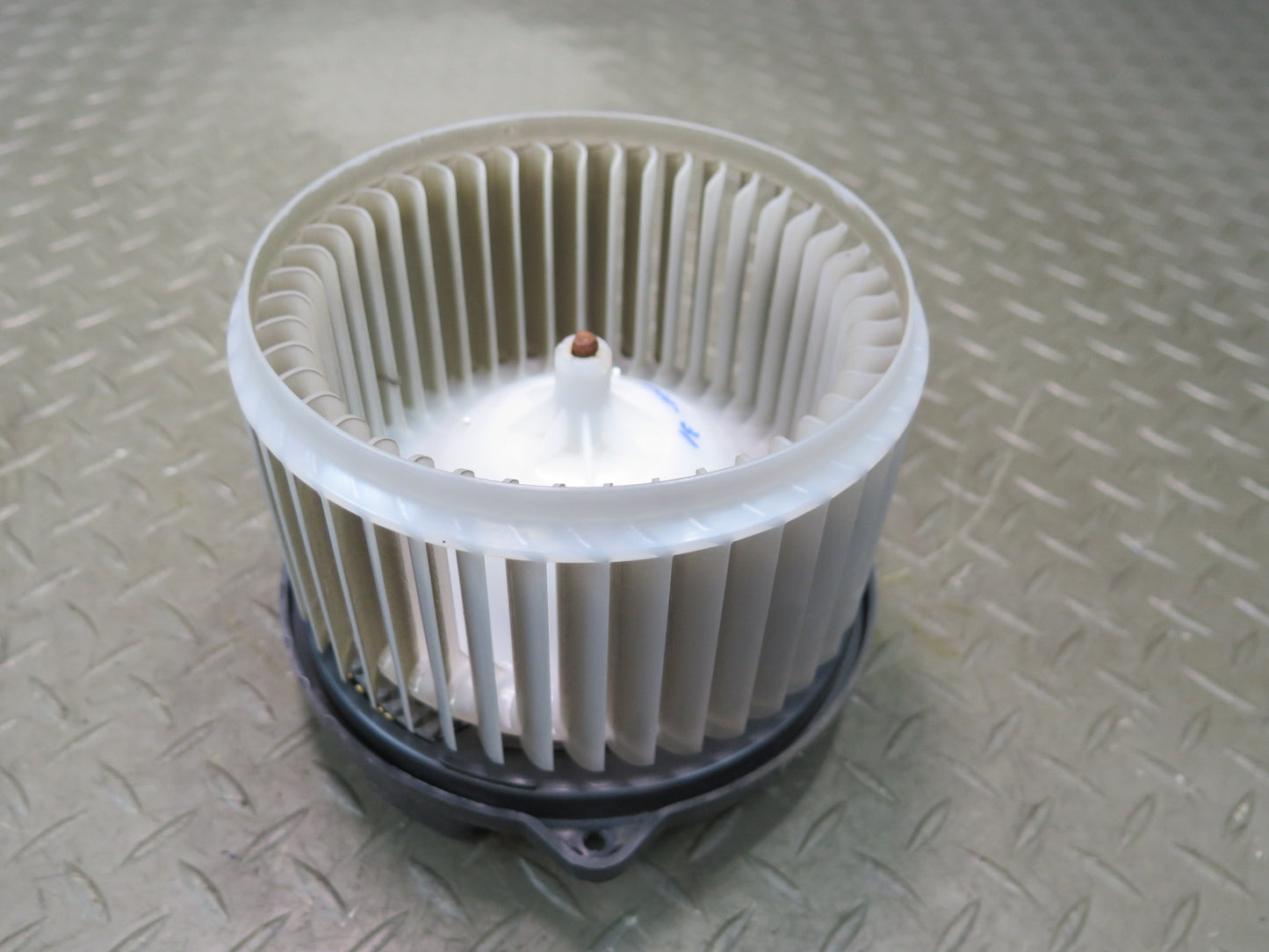 01-06 Lexus UCF30L LS430 A/C Heater Blower Motor Fan 87103-50070 OEM