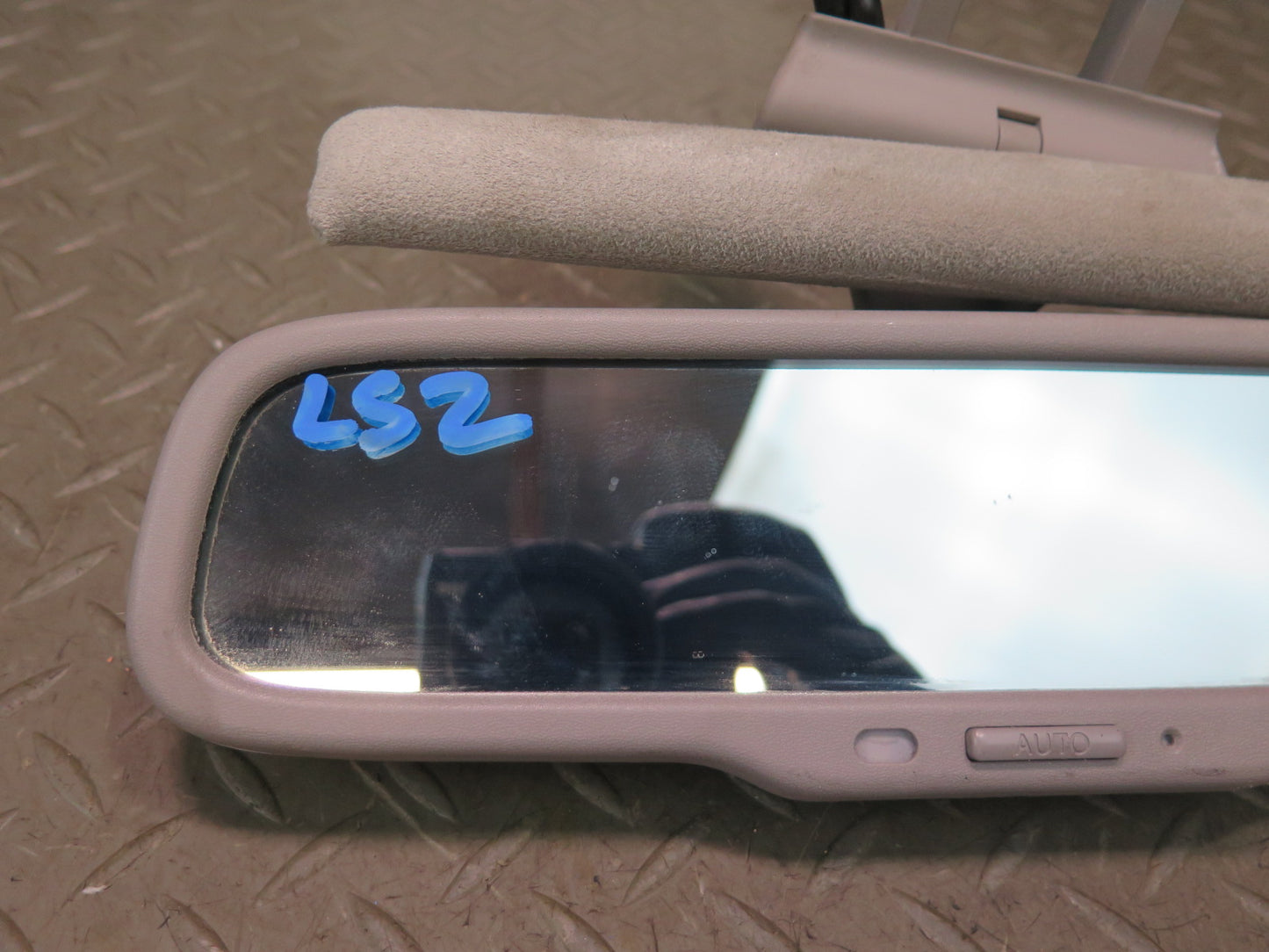 01-03 Lexus UCF30L LS430 Auto Dimming Interior Rear View Mirror w Sun Visor OEM