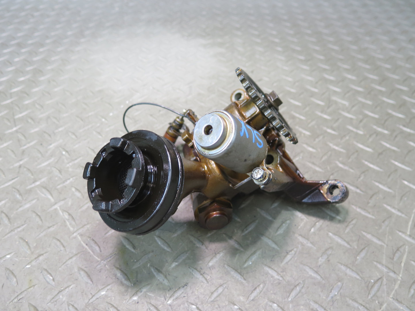 96-98 Mercedes R129 SL500 M119 Engine Motor Oil Pump 1191860401 OEM