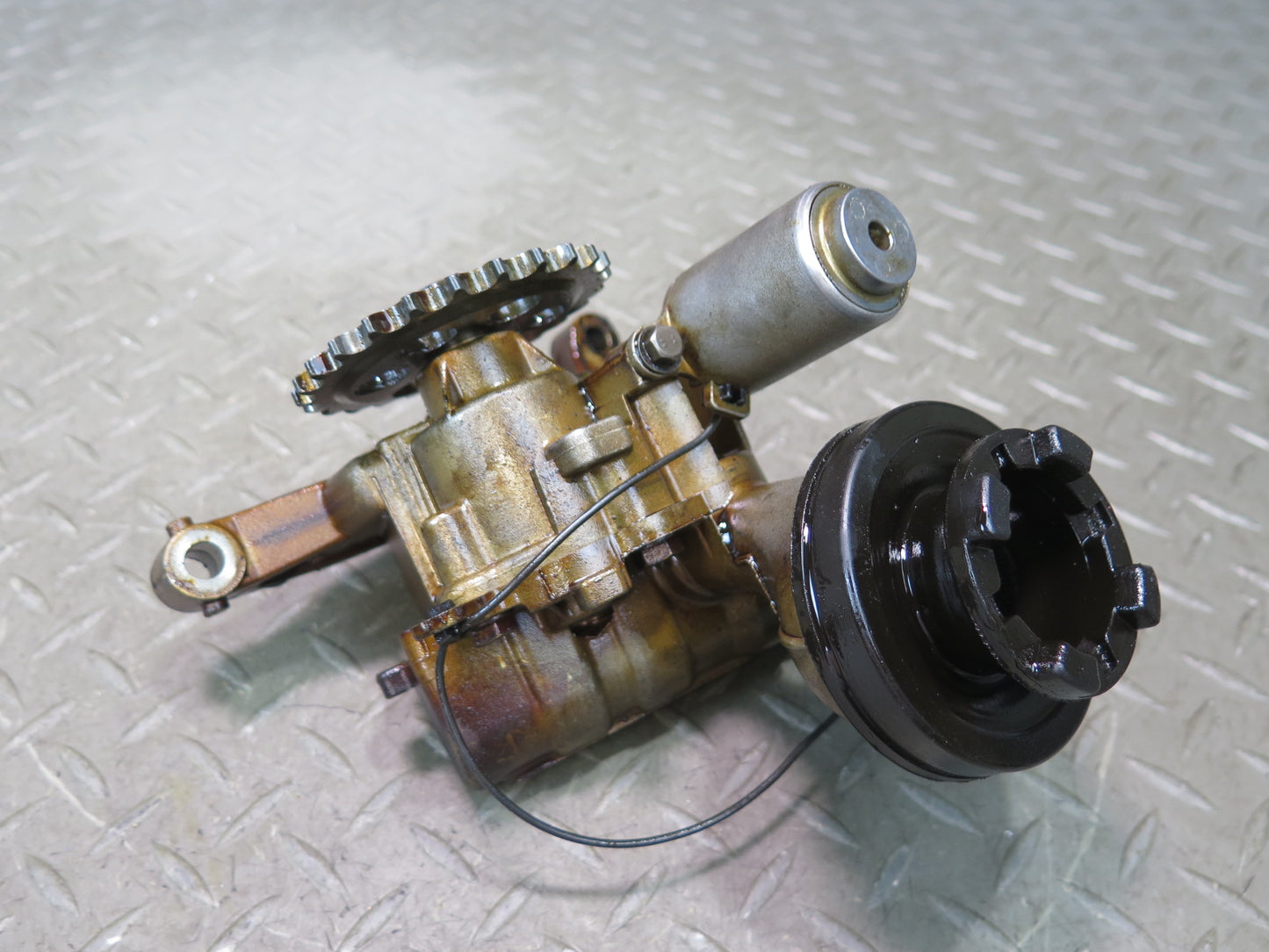 96-98 Mercedes R129 SL500 M119 Engine Motor Oil Pump 1191860401 OEM