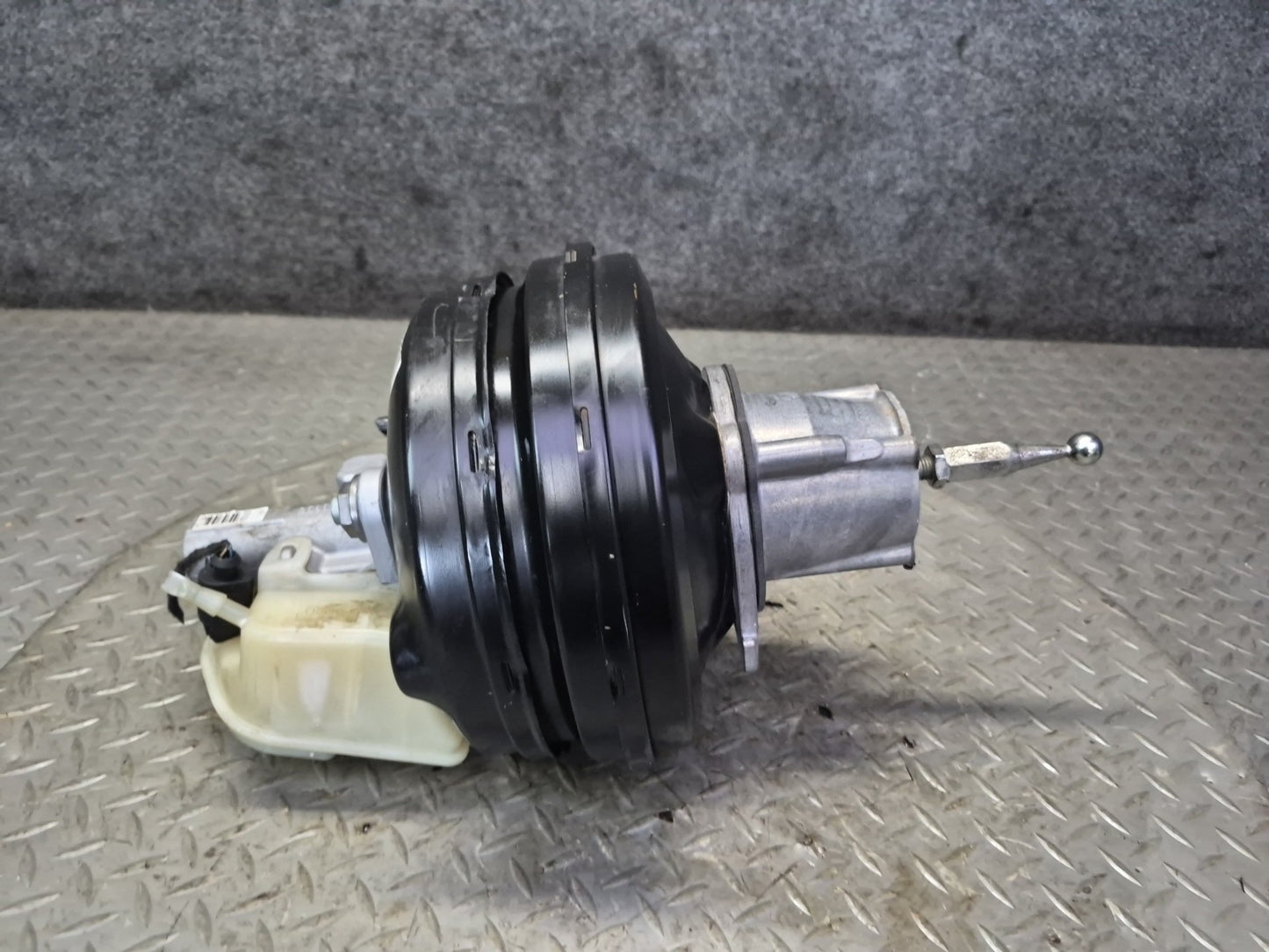 03-10 Bentley Continental GT Brake Master Cylinder Booster Fluid Reservoir Tank