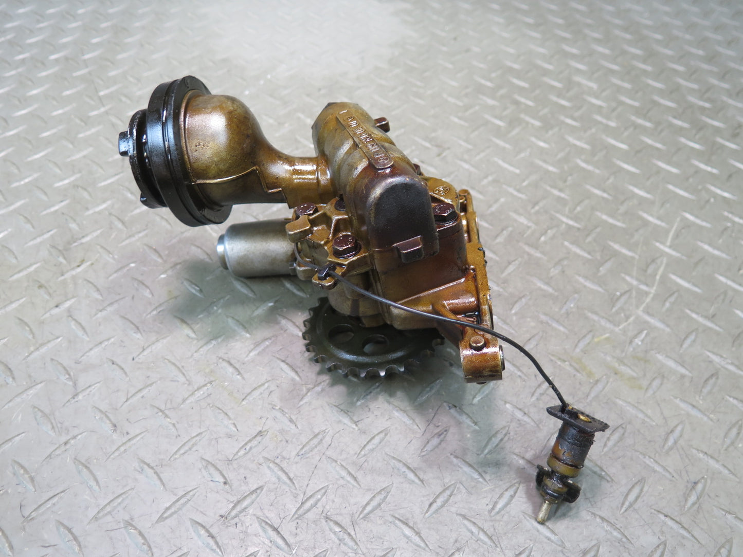 96-98 Mercedes R129 SL500 M119 Engine Motor Oil Pump 1191860401 OEM