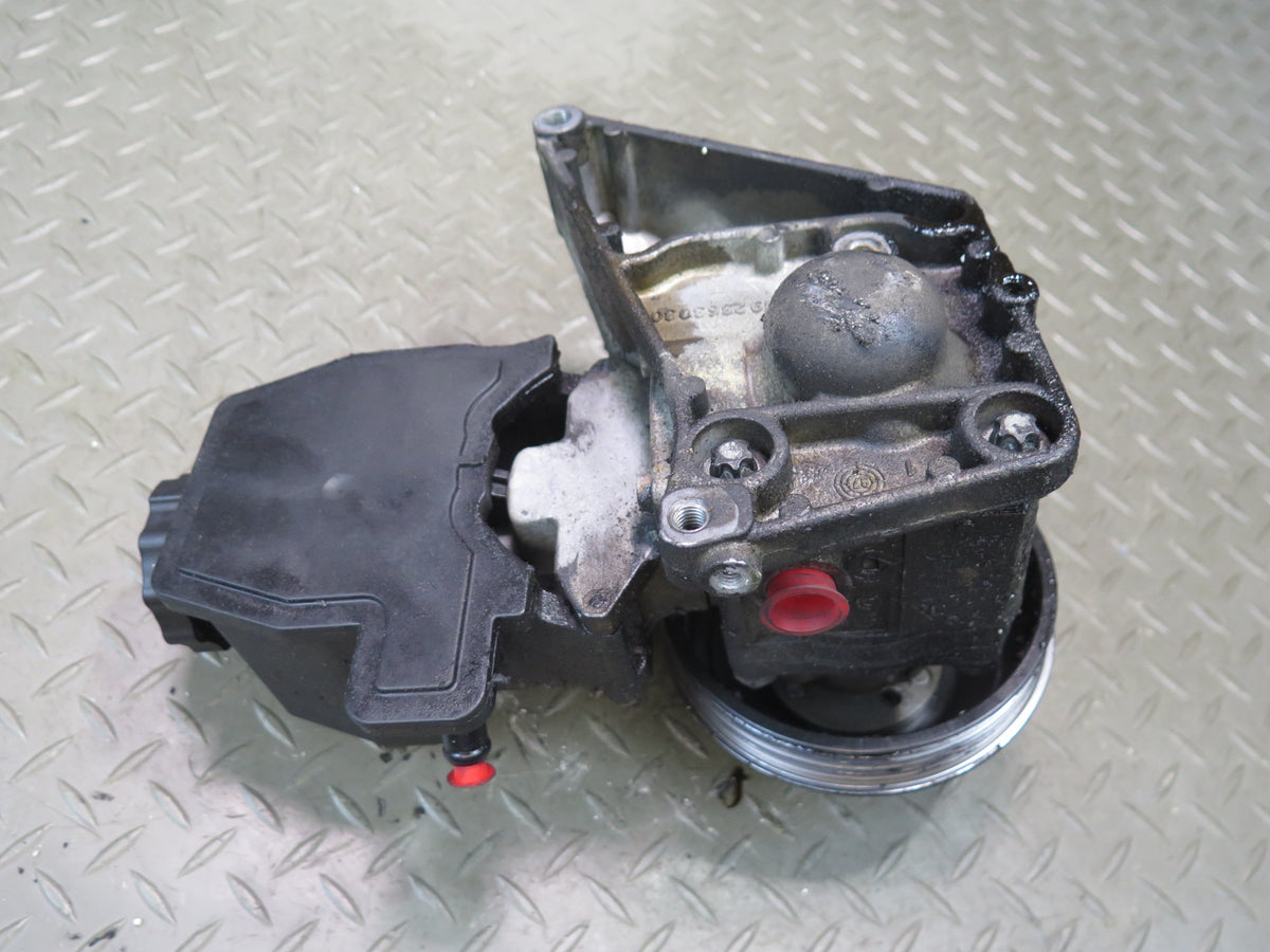 96-98 Mercedes R129 SL500 Power Steering Pump w Support Bracket OEM