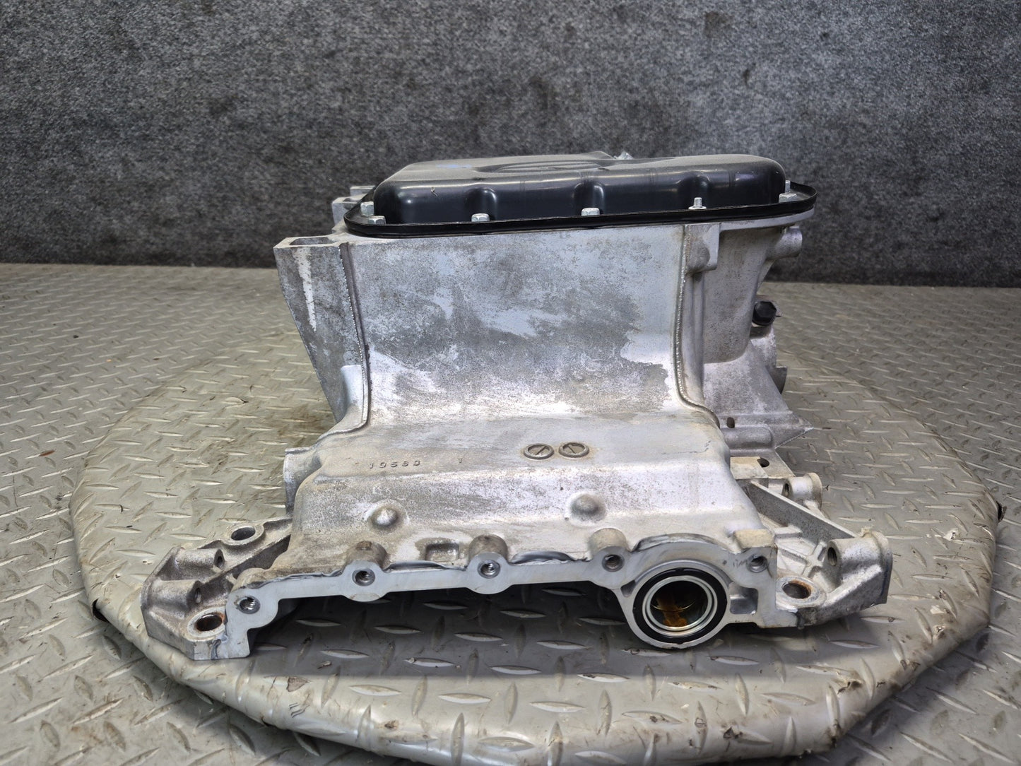 08-12 Lexus UVF46L LS600h LS460 AWD Engine Motor Upper Oil Pan OEM