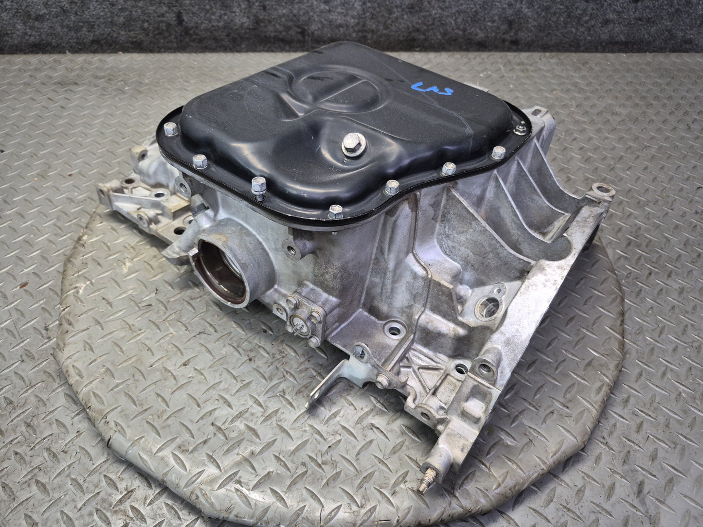 08-12 Lexus UVF46L LS600h LS460 AWD Engine Motor Upper Oil Pan OEM