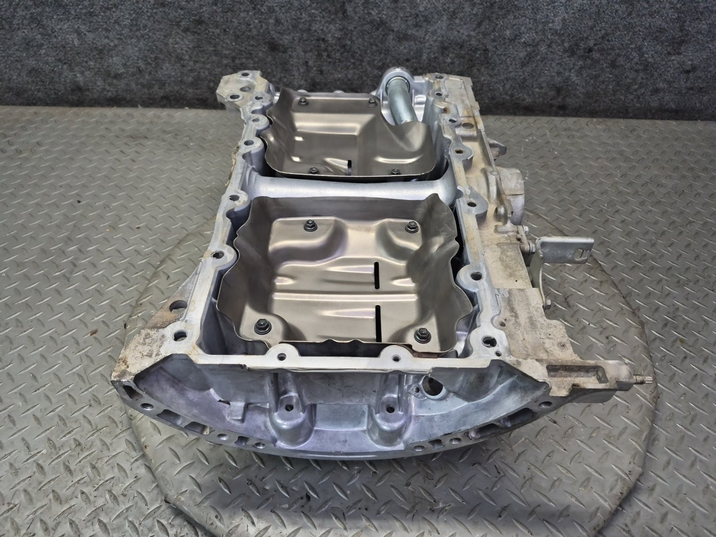 08-12 Lexus UVF46L LS600h LS460 AWD Engine Motor Upper Oil Pan OEM