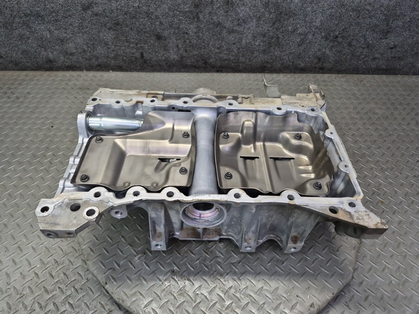 08-12 Lexus UVF46L LS600h LS460 AWD Engine Motor Upper Oil Pan OEM