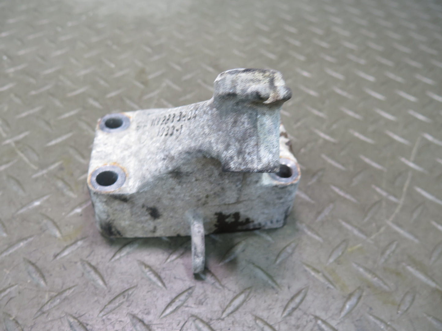 96-98 Mercedes R129 SL500 M119 Set of 2 Left & Right Engine Motor Mount OEM