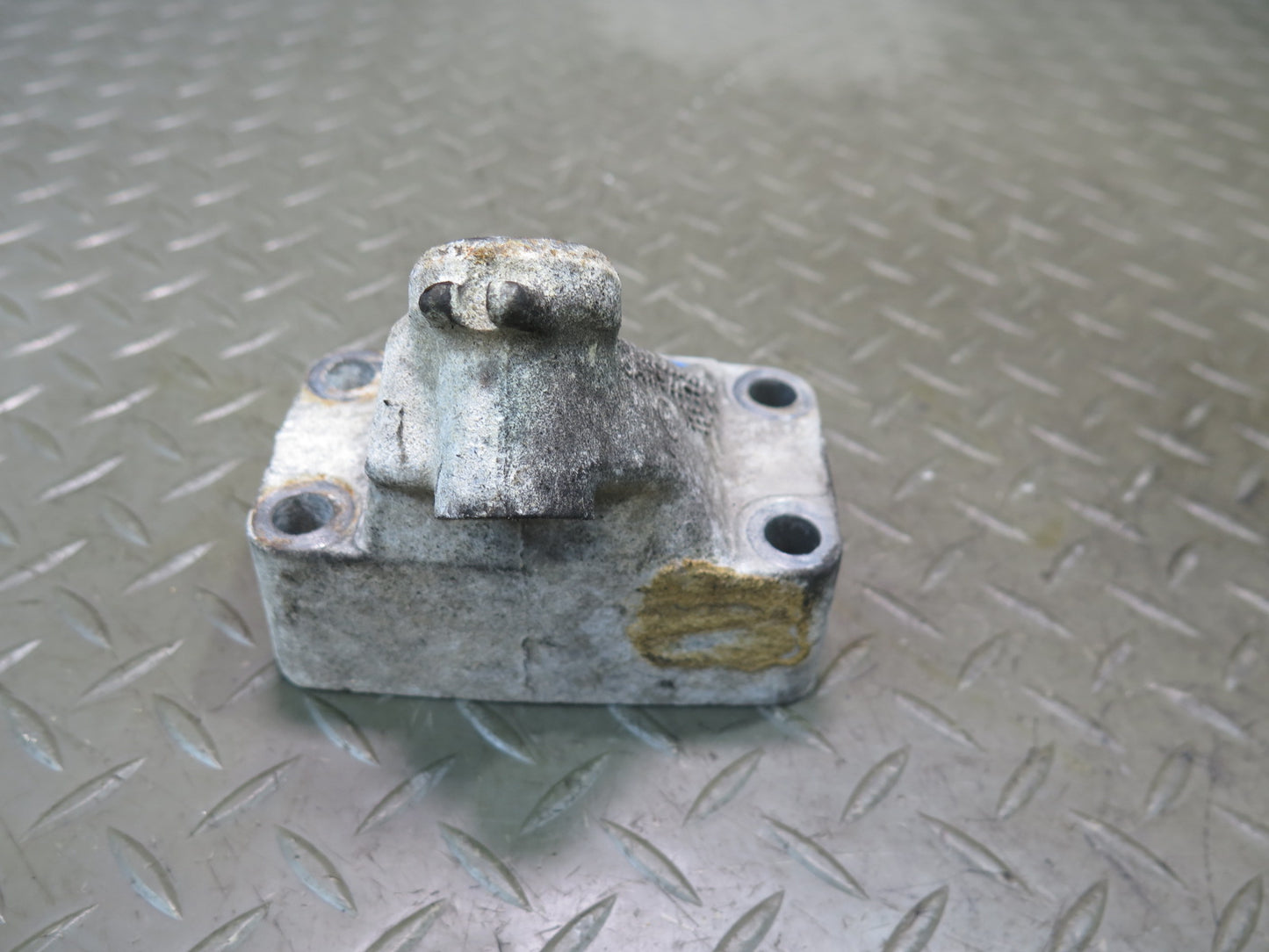 96-98 Mercedes R129 SL500 M119 Set of 2 Left & Right Engine Motor Mount OEM