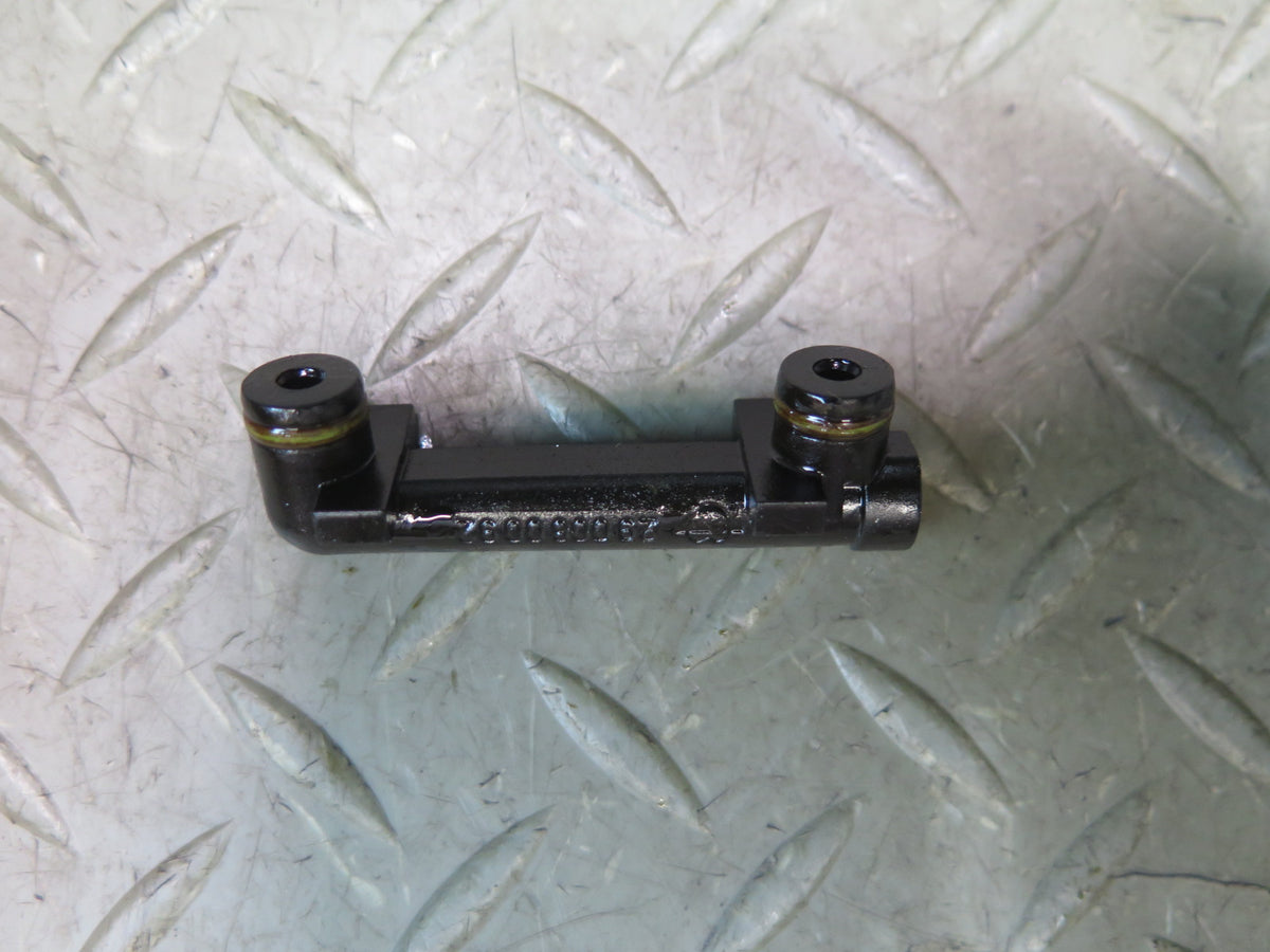 96-98 Mercedes R129 SL500 M119 Engine Motor Oil Connector Set 1191800366 OEM