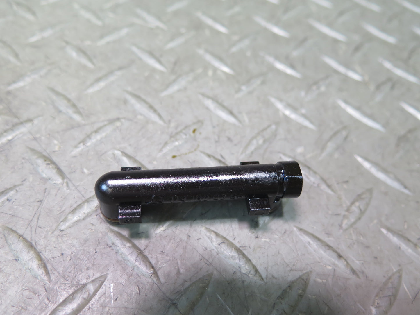 96-98 Mercedes R129 SL500 M119 Engine Motor Oil Connector Set 1191800366 OEM