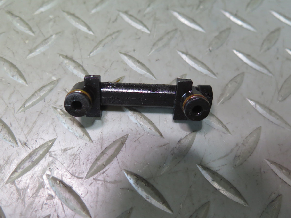 96-98 Mercedes R129 SL500 M119 Engine Motor Oil Connector Set 1191800366 OEM