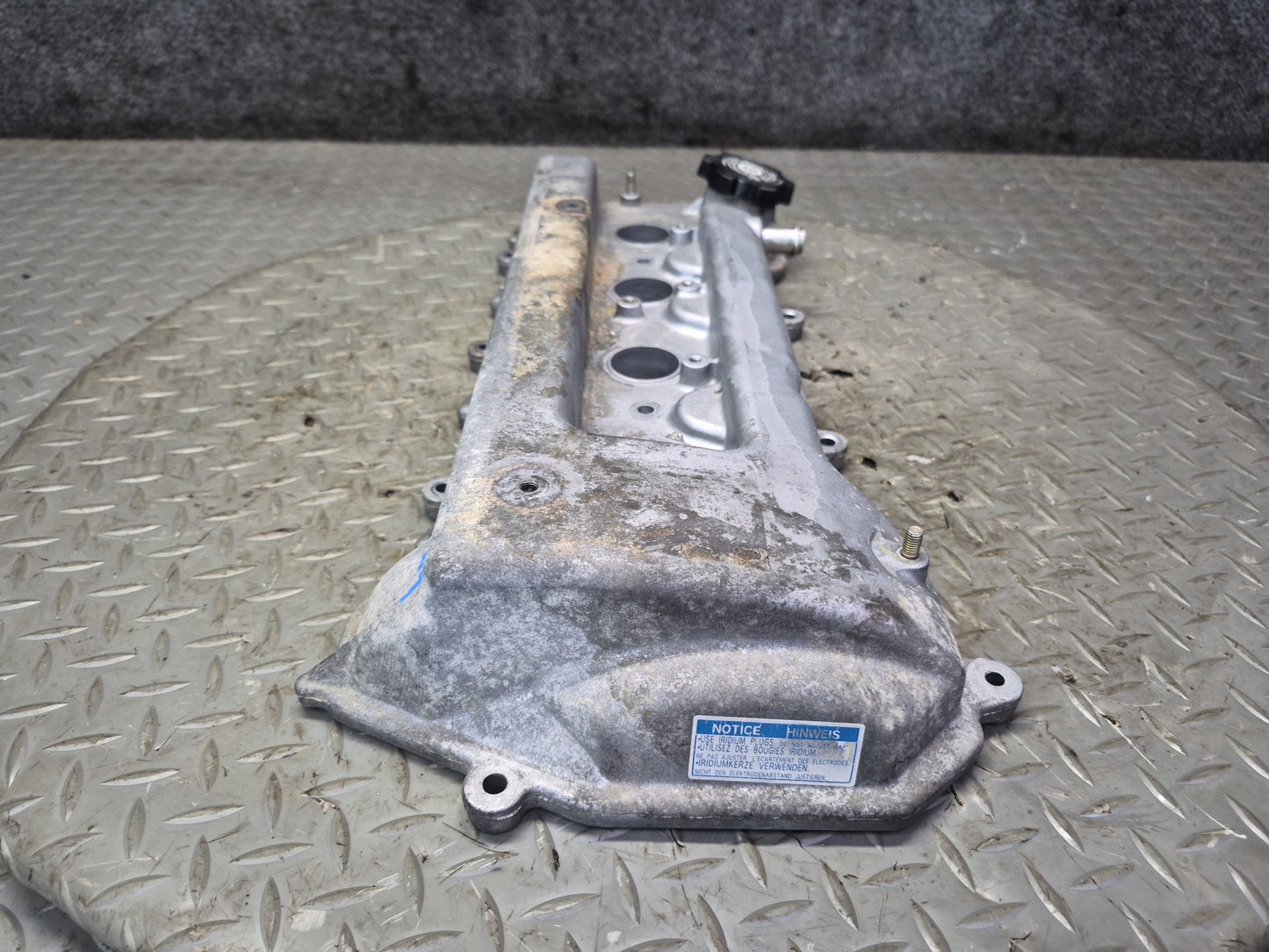00-02 Toyota ZZW30L MR2 Spyder 1.8L 1ZZFE Engine Cylinder Head Cover w Cap OEM